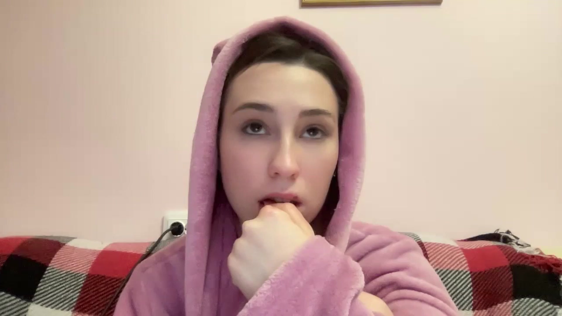 Gallery image thumbnail from Just_I's myfreecams stream on, 02/20/2024, 24:00 image 7 of 20