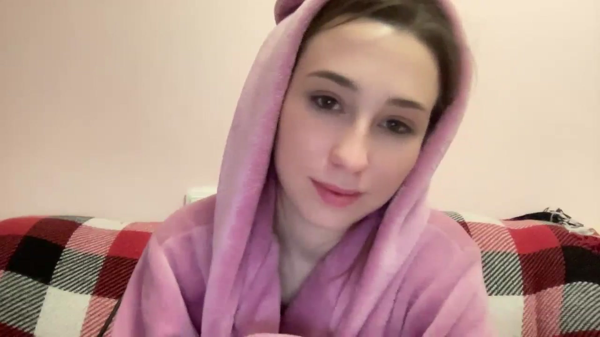 Gallery image thumbnail from Just_I's myfreecams stream on, 02/20/2024, 24:00 image 19 of 20