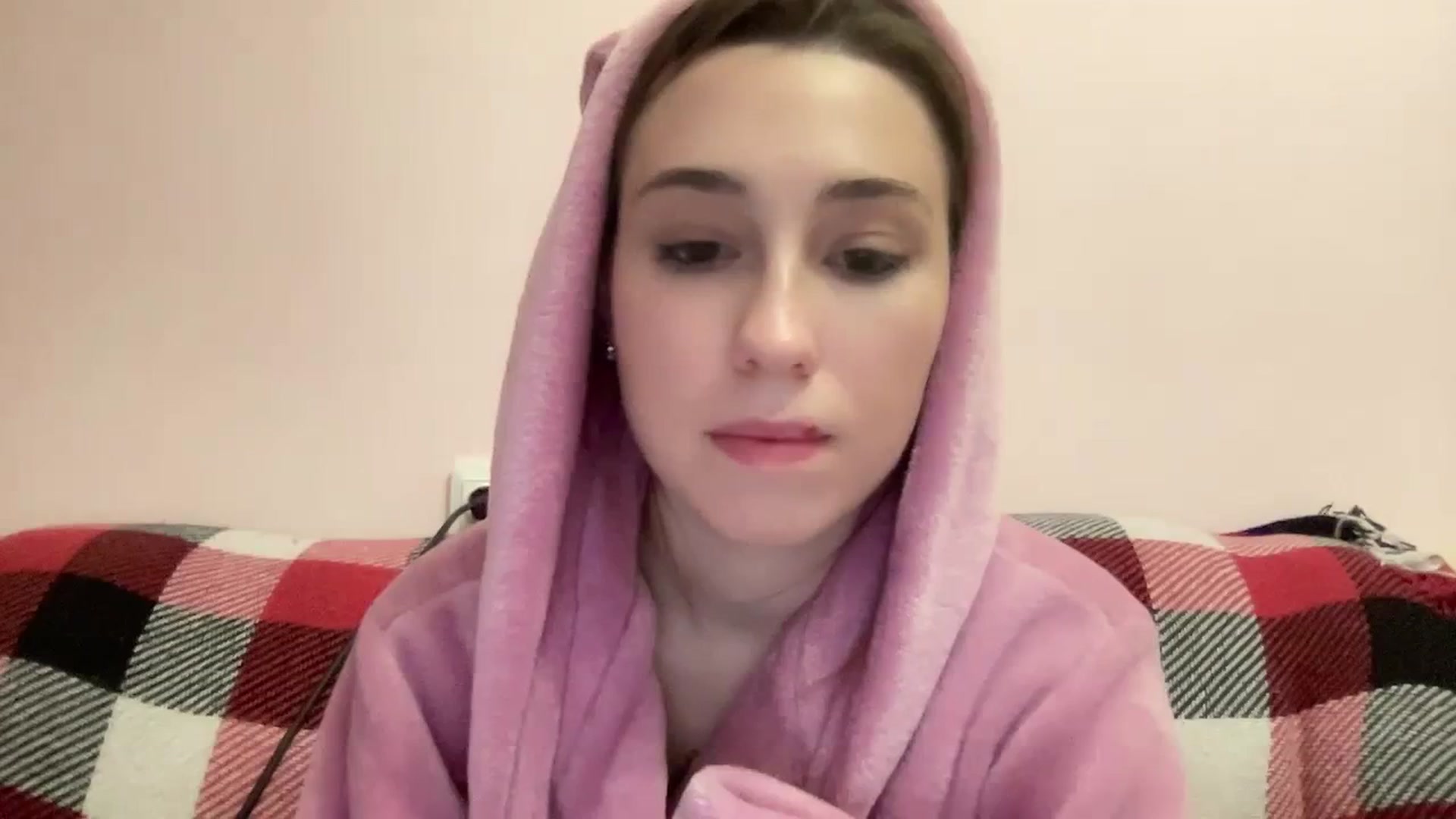 Gallery image thumbnail from Just_I's myfreecams stream on, 02/20/2024, 24:00 image 20 of 20