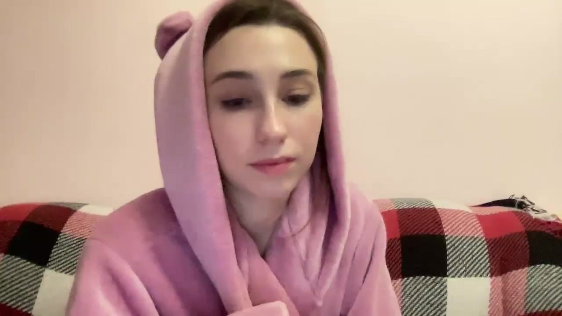Gallery image thumbnail from Just_I's myfreecams stream on, 02/20/2024, 24:00 image 17 of 20