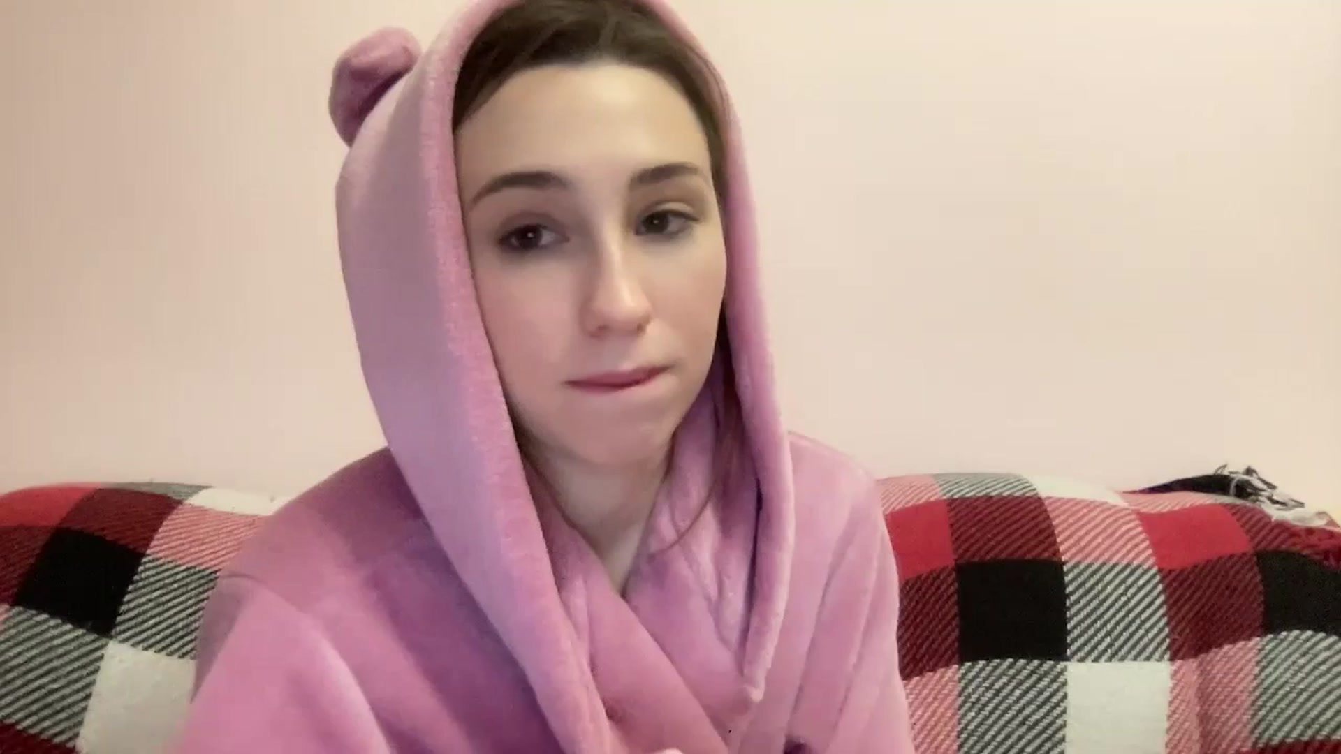 Gallery image thumbnail from Just_I's myfreecams stream on, 02/20/2024, 24:00 image 16 of 20
