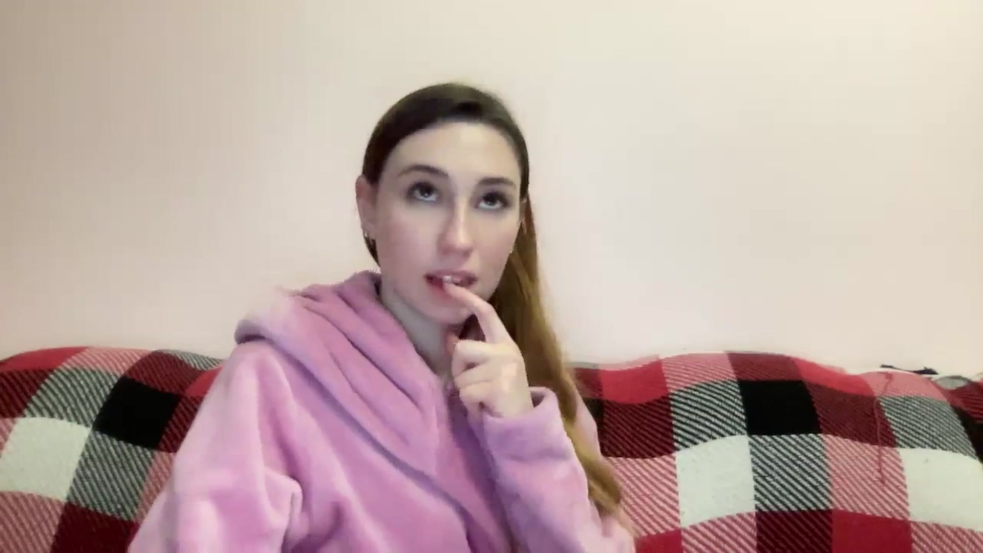 Gallery image thumbnail from Just_I's myfreecams stream on, 02/25/2024, 24:19 image 2 of 20