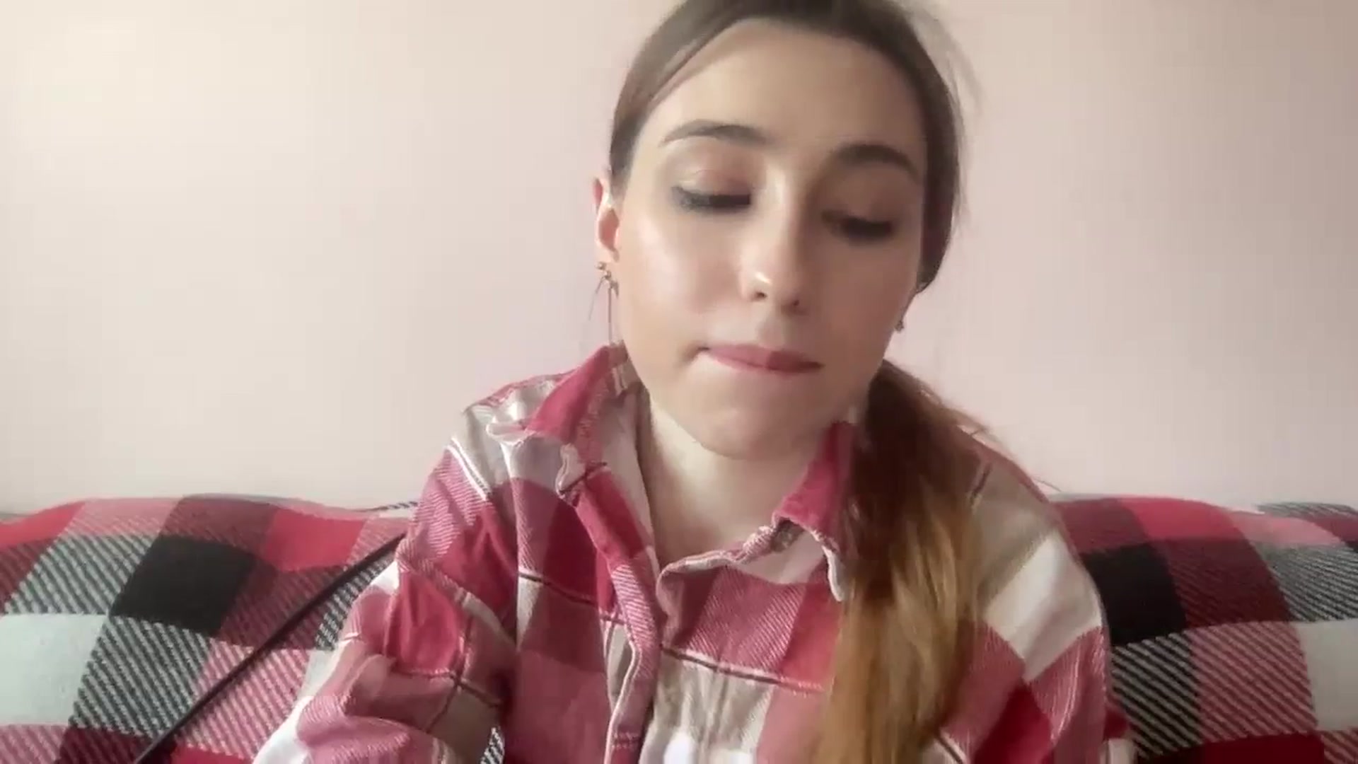 Gallery image thumbnail from Just_I's myfreecams stream on, 03/09/2024, 13:00 image 16 of 20