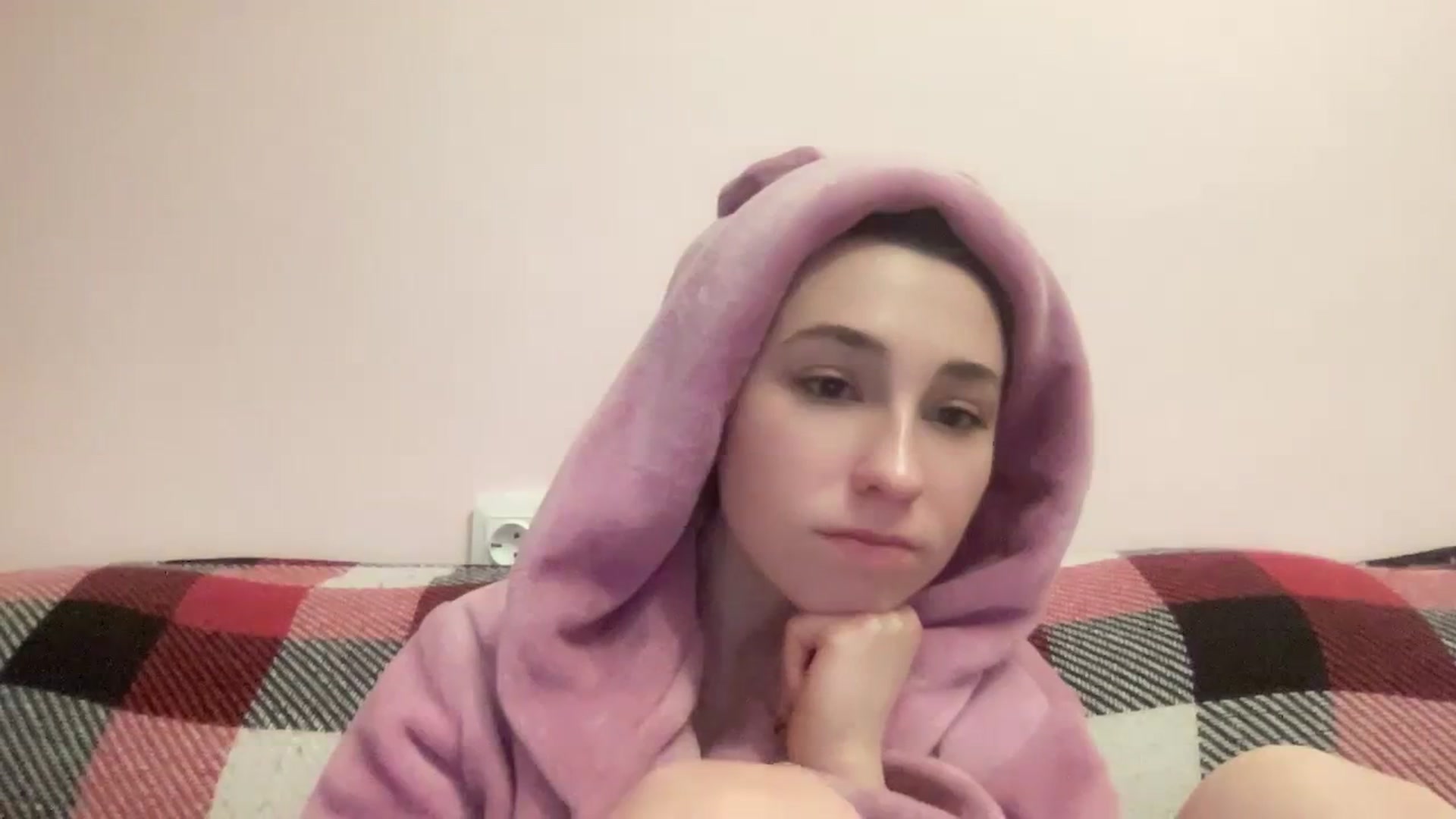 Gallery image thumbnail from Just_I's myfreecams stream on, 04/02/2024, 19:57 image 17 of 20
