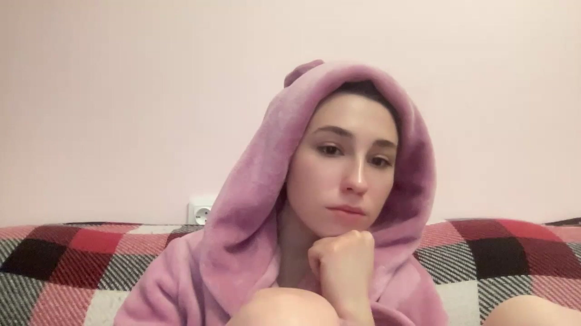 Gallery image thumbnail from Just_I's myfreecams stream on, 04/02/2024, 19:57 image 14 of 20