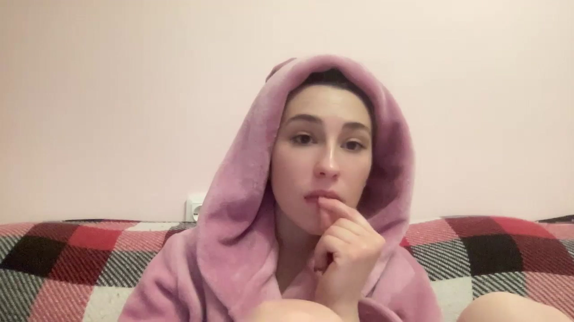 Gallery image thumbnail from Just_I's myfreecams stream on, 04/02/2024, 19:57 image 5 of 20