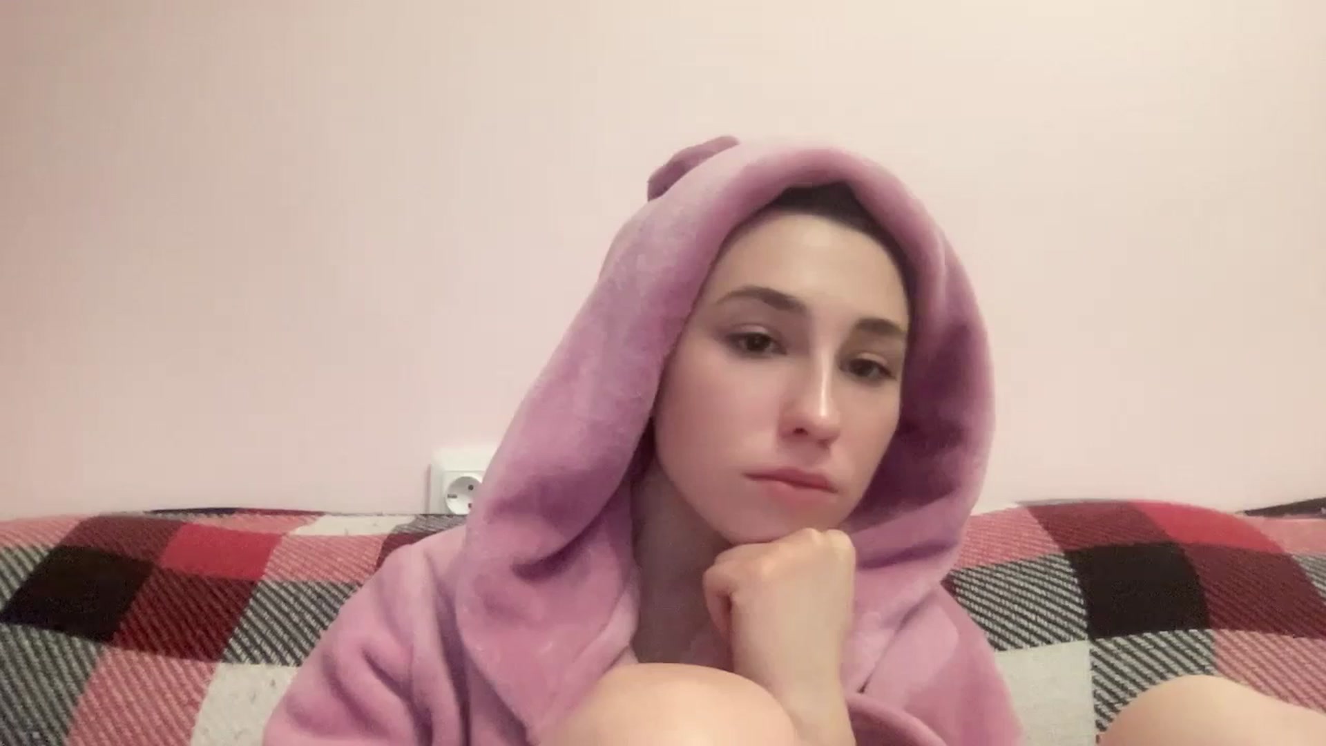 Gallery image thumbnail from Just_I's myfreecams stream on, 04/02/2024, 19:57 image 13 of 20
