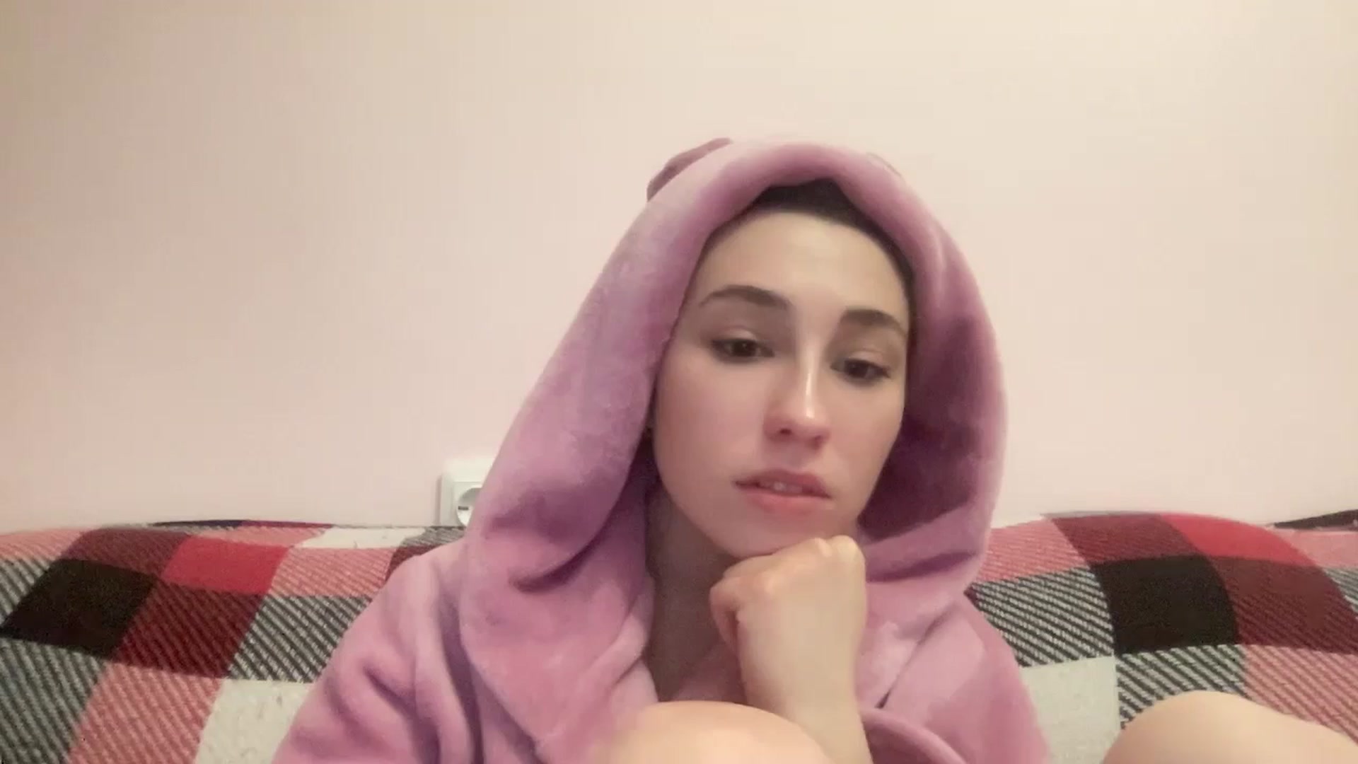 Gallery image thumbnail from Just_I's myfreecams stream on, 04/02/2024, 19:57 image 9 of 20