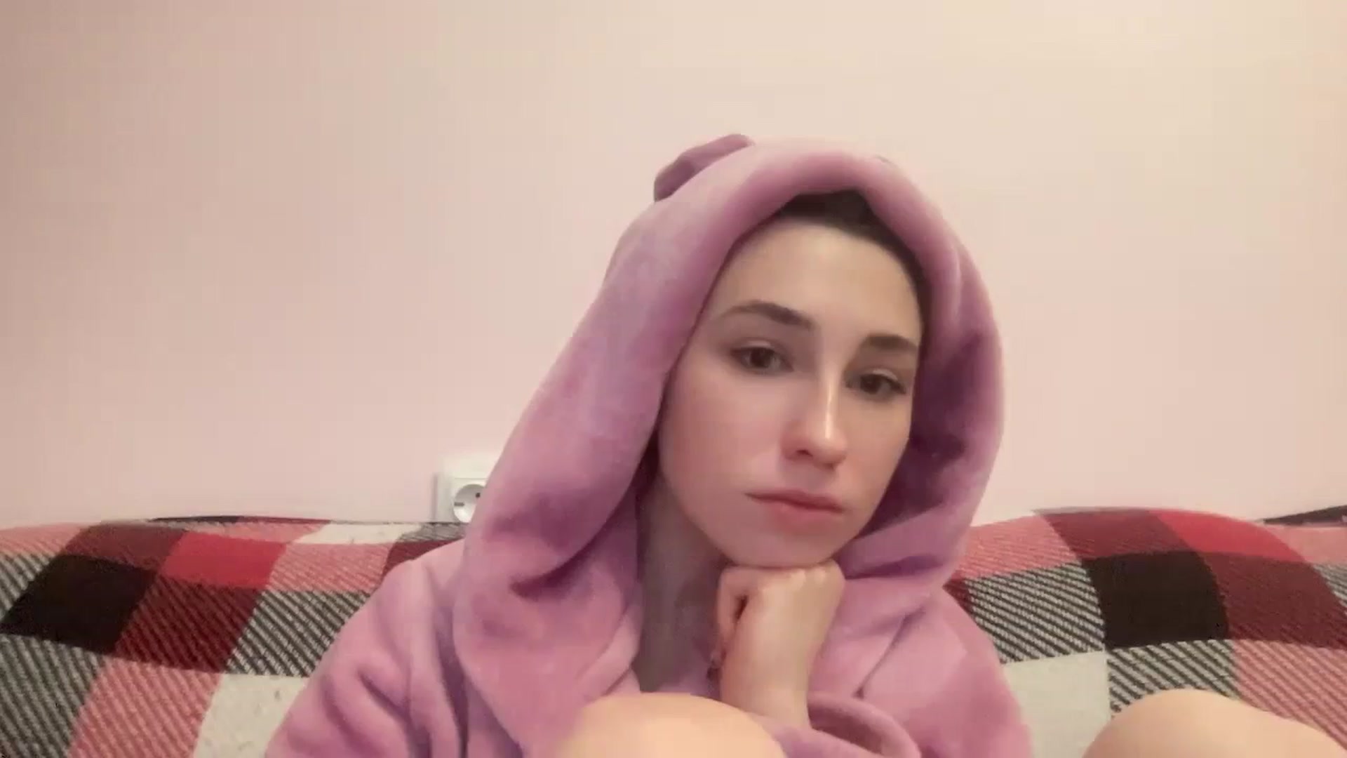 Gallery image thumbnail from Just_I's myfreecams stream on, 04/02/2024, 19:57 image 18 of 20