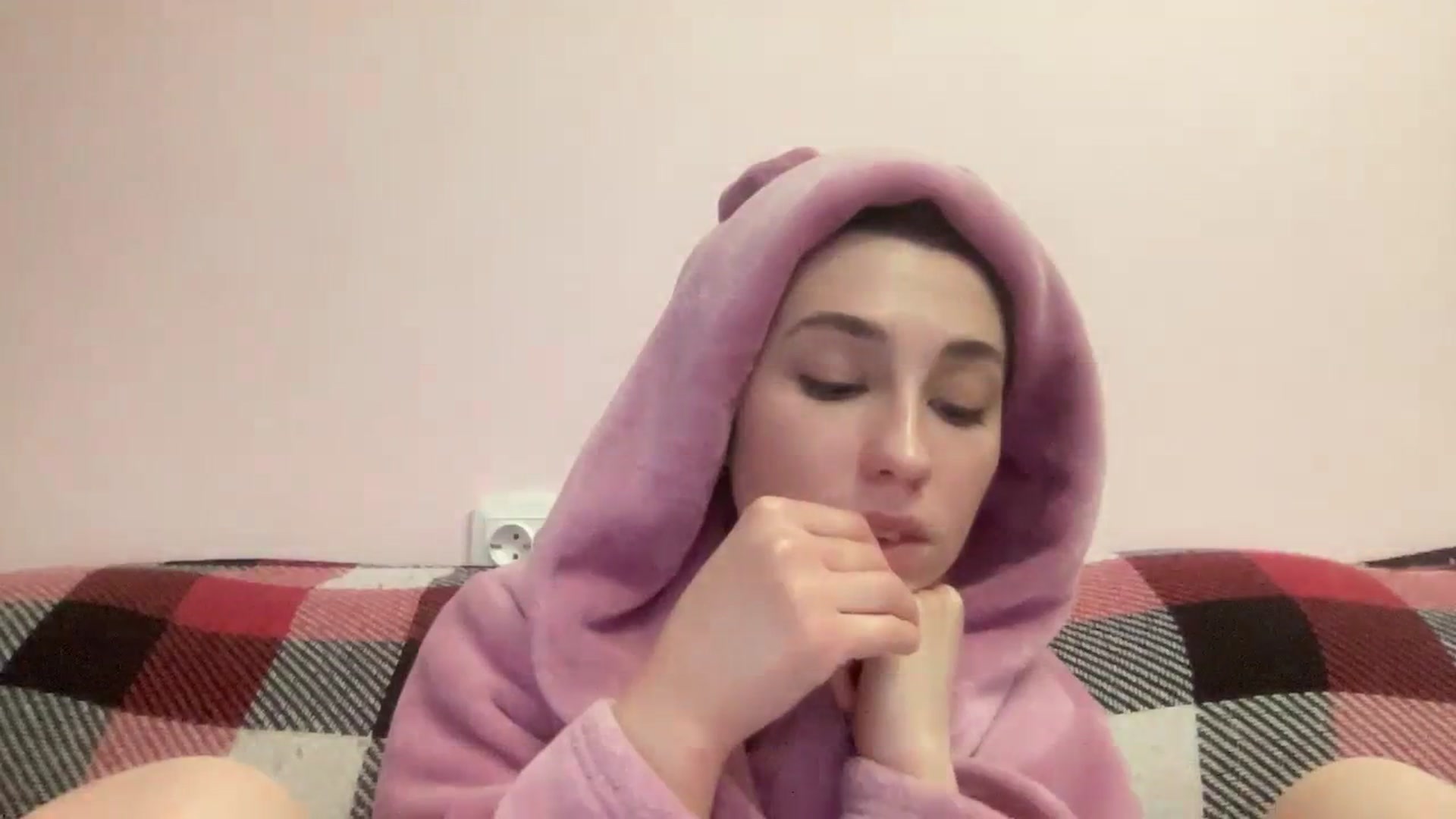 Gallery image thumbnail from Just_I's myfreecams stream on, 04/02/2024, 19:57 image 3 of 20