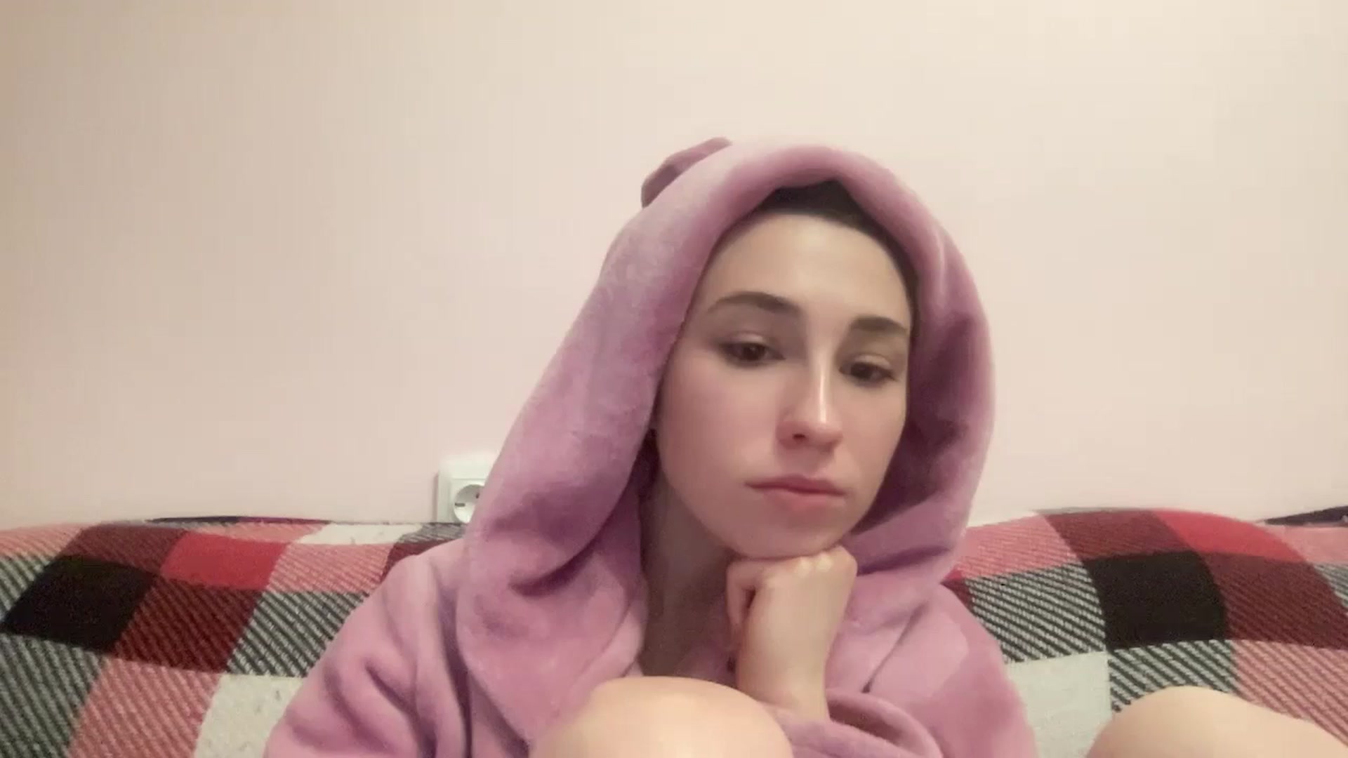 Gallery image thumbnail from Just_I's myfreecams stream on, 04/02/2024, 19:57 image 16 of 20
