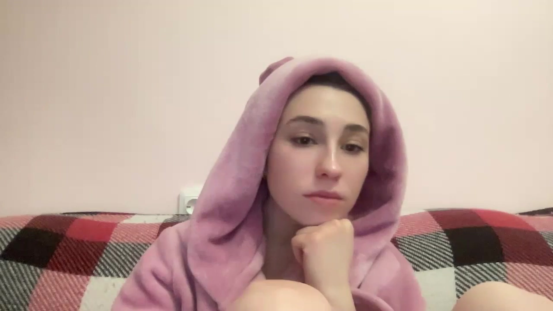 Gallery image thumbnail from Just_I's myfreecams stream on, 04/02/2024, 19:57 image 11 of 20