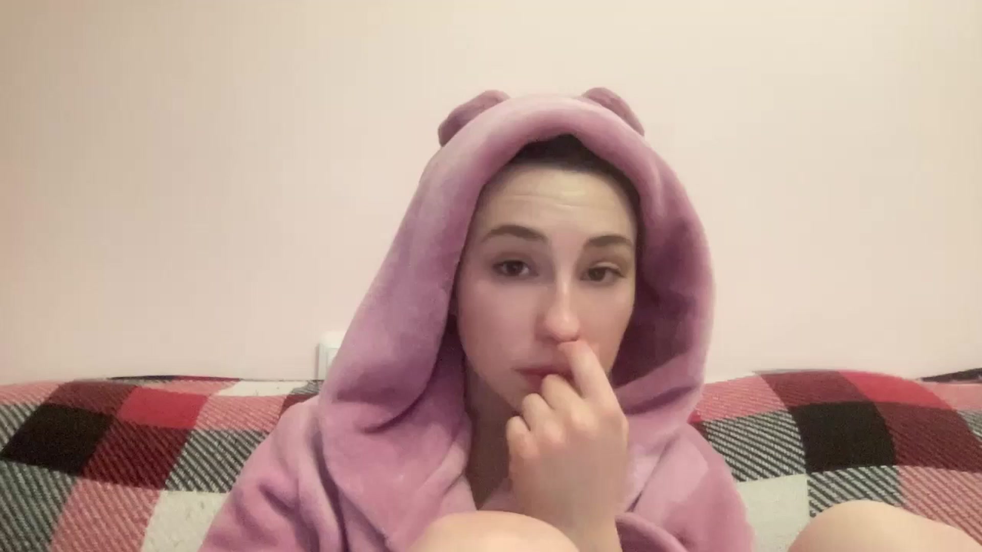 Gallery image thumbnail from Just_I's myfreecams stream on, 04/02/2024, 19:57 image 6 of 20