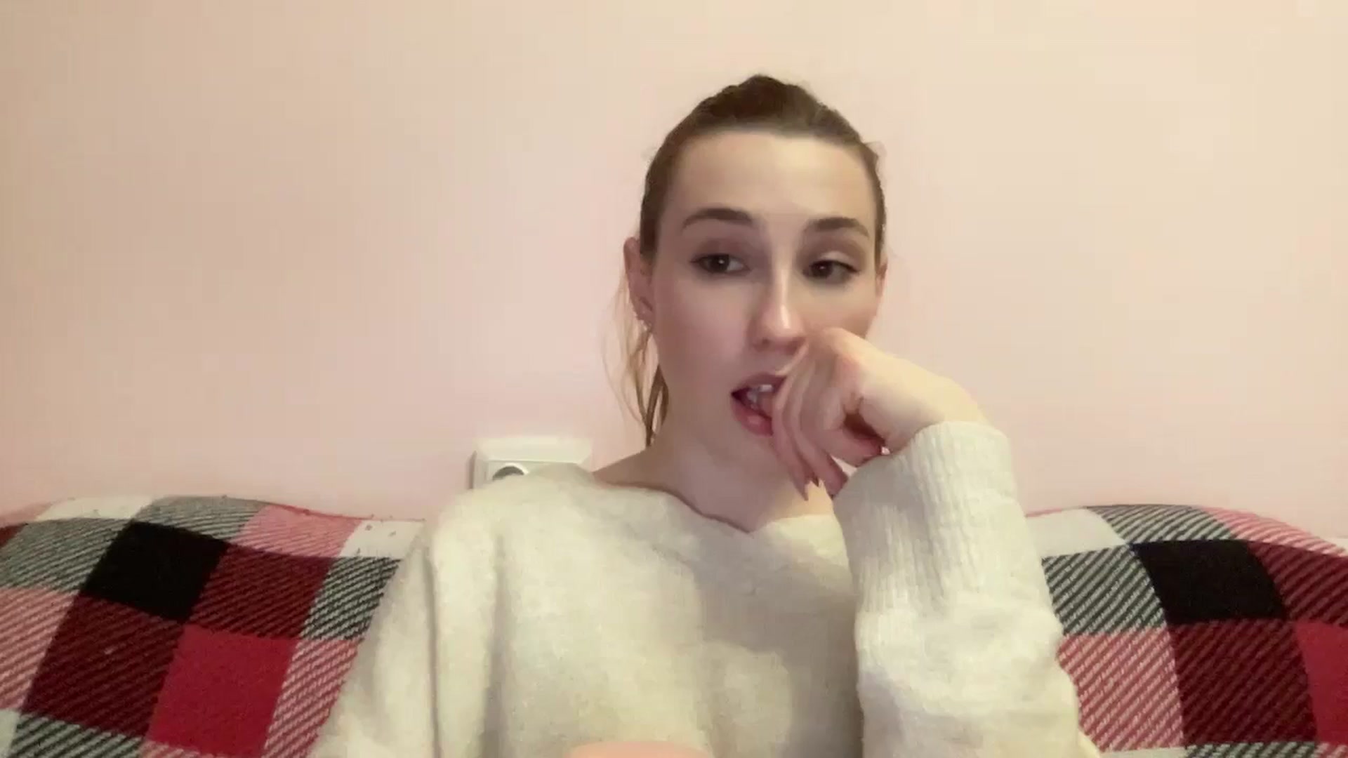 Gallery image thumbnail from Just_I's myfreecams stream on, 05/06/2024, 19:54 image 7 of 20