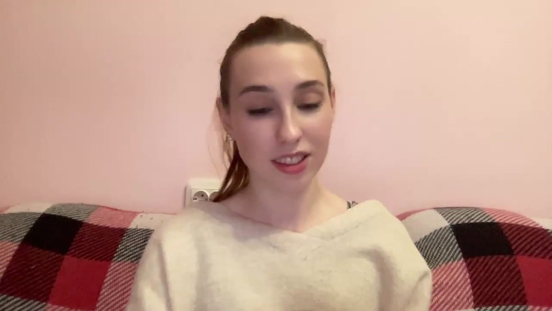 Gallery image thumbnail from Just_I's myfreecams stream on, 05/06/2024, 19:54 image 9 of 20