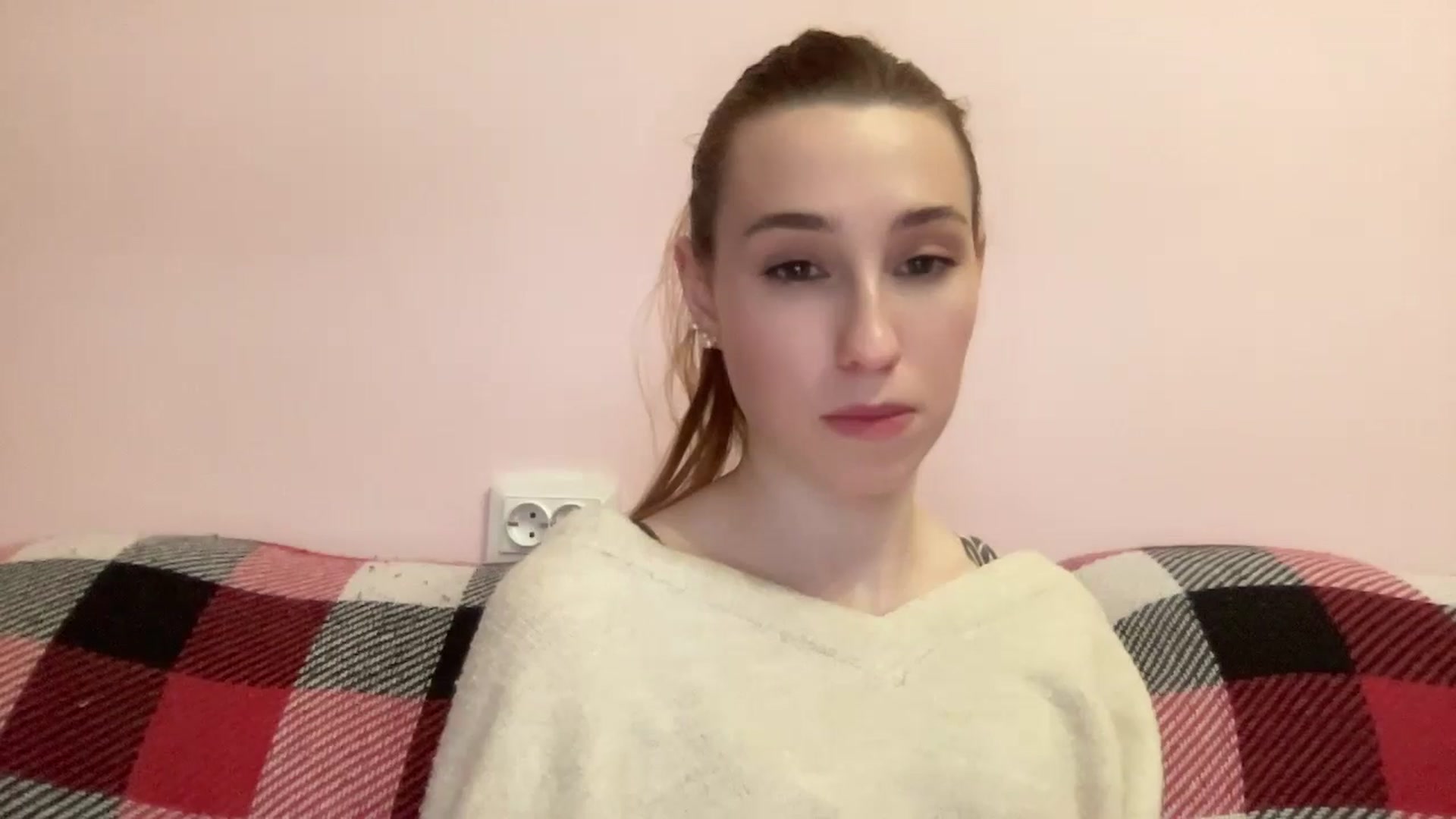 Gallery image thumbnail from Just_I's myfreecams stream on, 05/06/2024, 19:54 image 18 of 20
