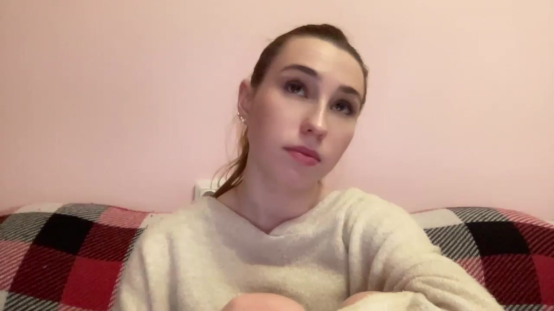 Gallery image thumbnail from Just_I's myfreecams stream on, 05/06/2024, 19:54 image 5 of 20