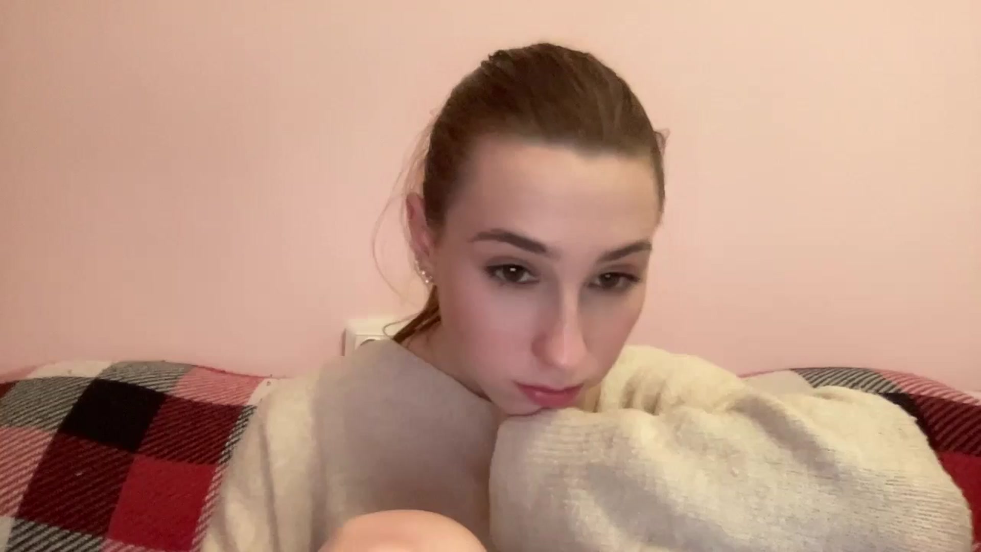 Gallery image thumbnail from Just_I's myfreecams stream on, 05/06/2024, 19:54 image 4 of 20