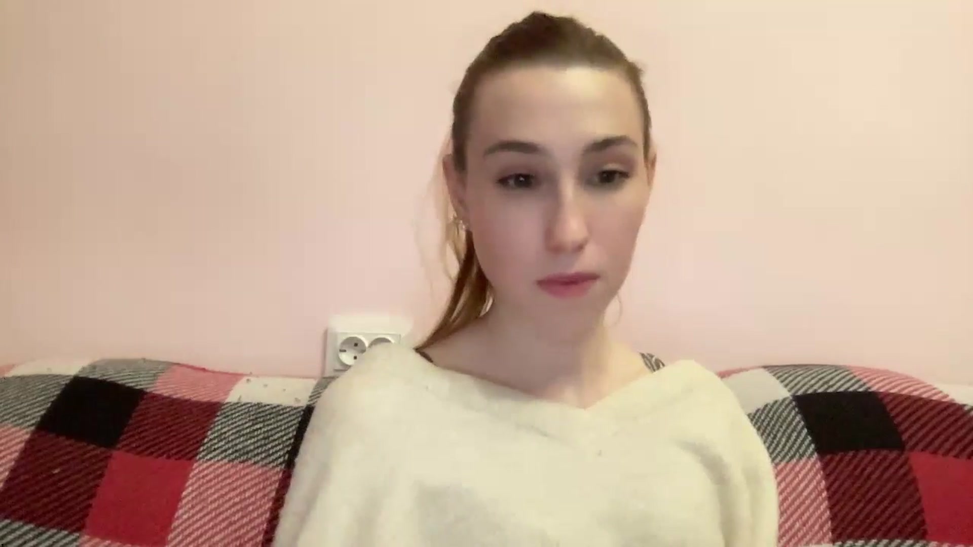 Gallery image thumbnail from Just_I's myfreecams stream on, 05/06/2024, 19:54 image 19 of 20
