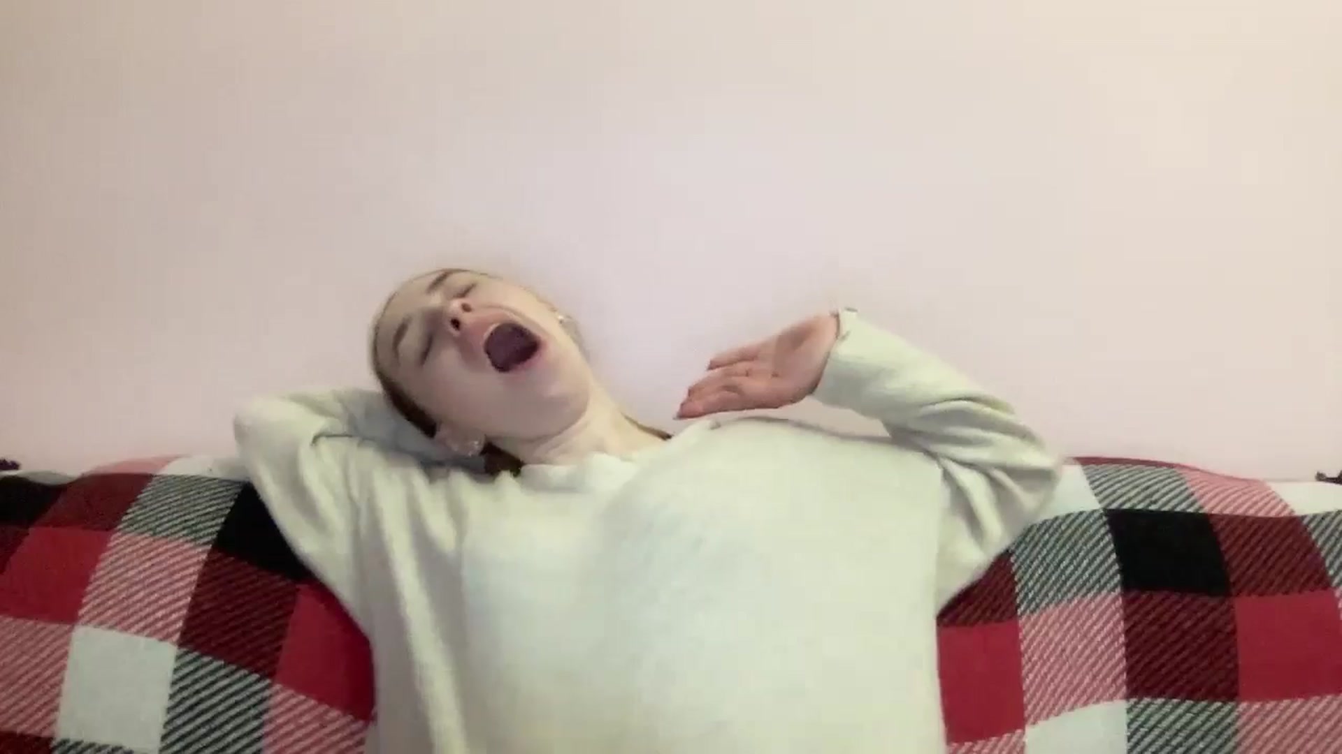 Gallery image thumbnail from Just_I's myfreecams stream on, 05/07/2024, 01:16 image 14 of 20