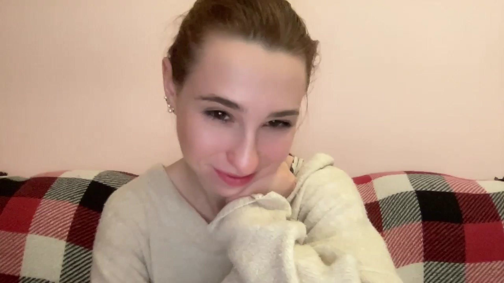 Gallery image thumbnail from Just_I's myfreecams stream on, 05/07/2024, 01:16 image 20 of 20