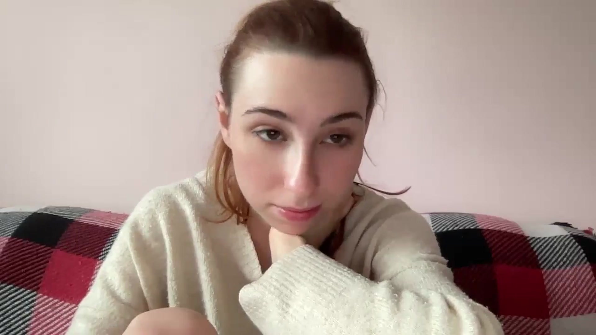 Gallery image thumbnail from Just_I's myfreecams stream on, 05/07/2024, 12:04 image 10 of 20