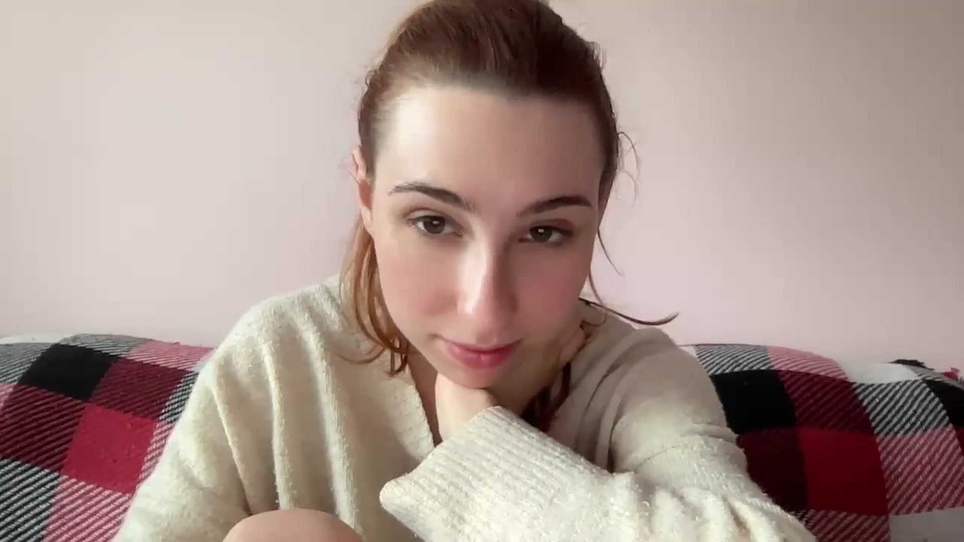 Gallery image thumbnail from Just_I's myfreecams stream on, 05/07/2024, 12:04 image 11 of 20