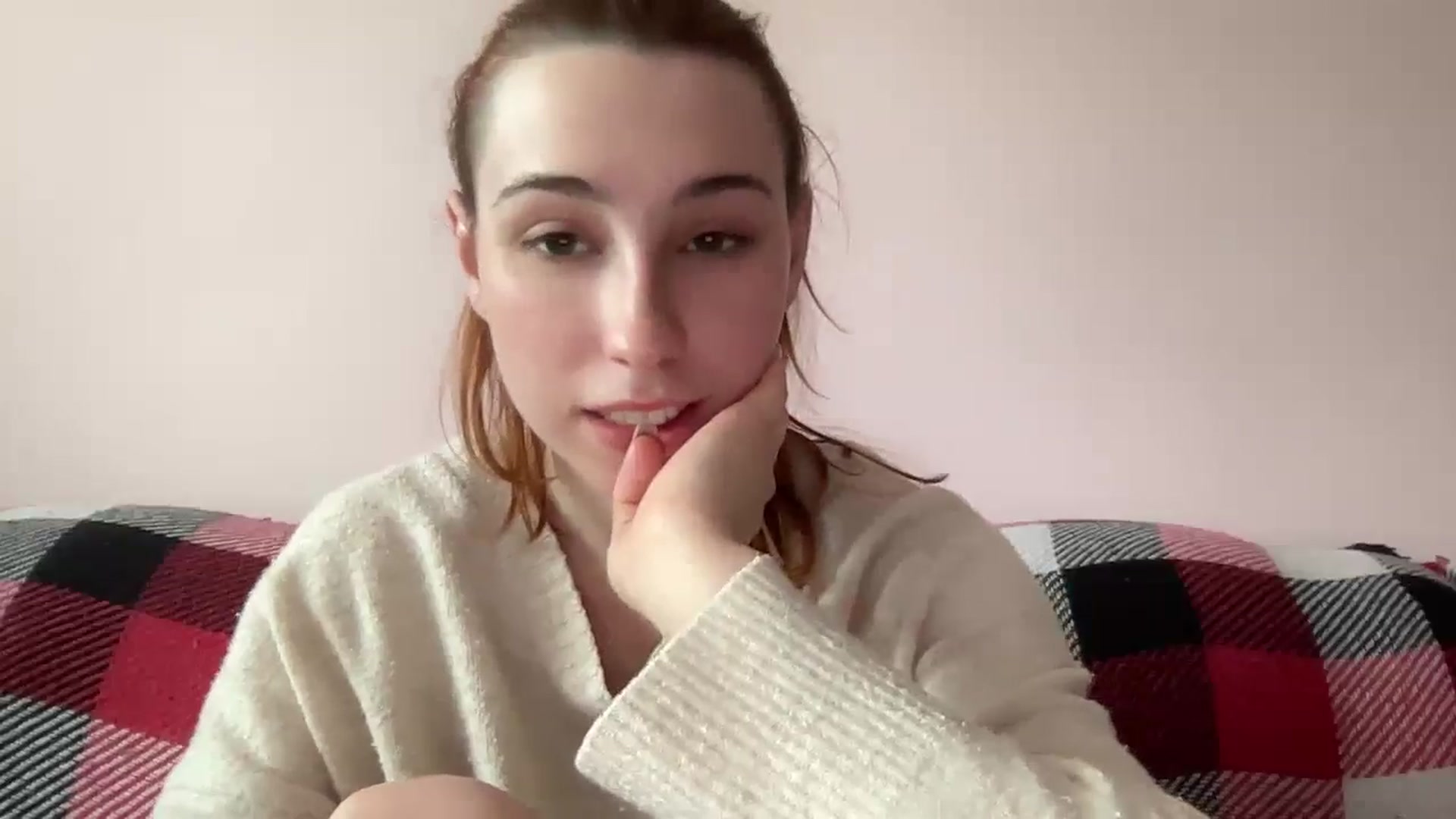 Gallery image thumbnail from Just_I's myfreecams stream on, 05/07/2024, 12:04 image 7 of 20