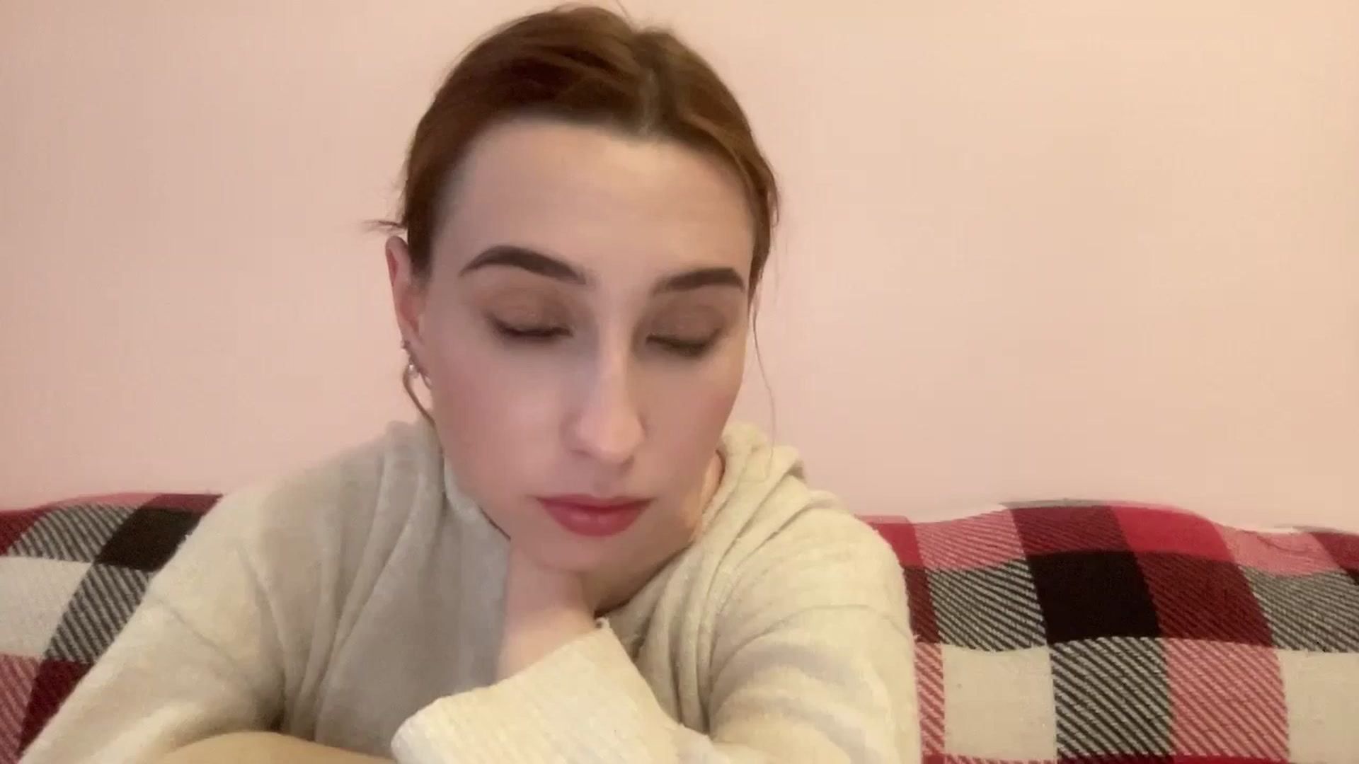 Gallery image thumbnail from Just_I's myfreecams stream on, 05/12/2024, 17:46 image 16 of 20