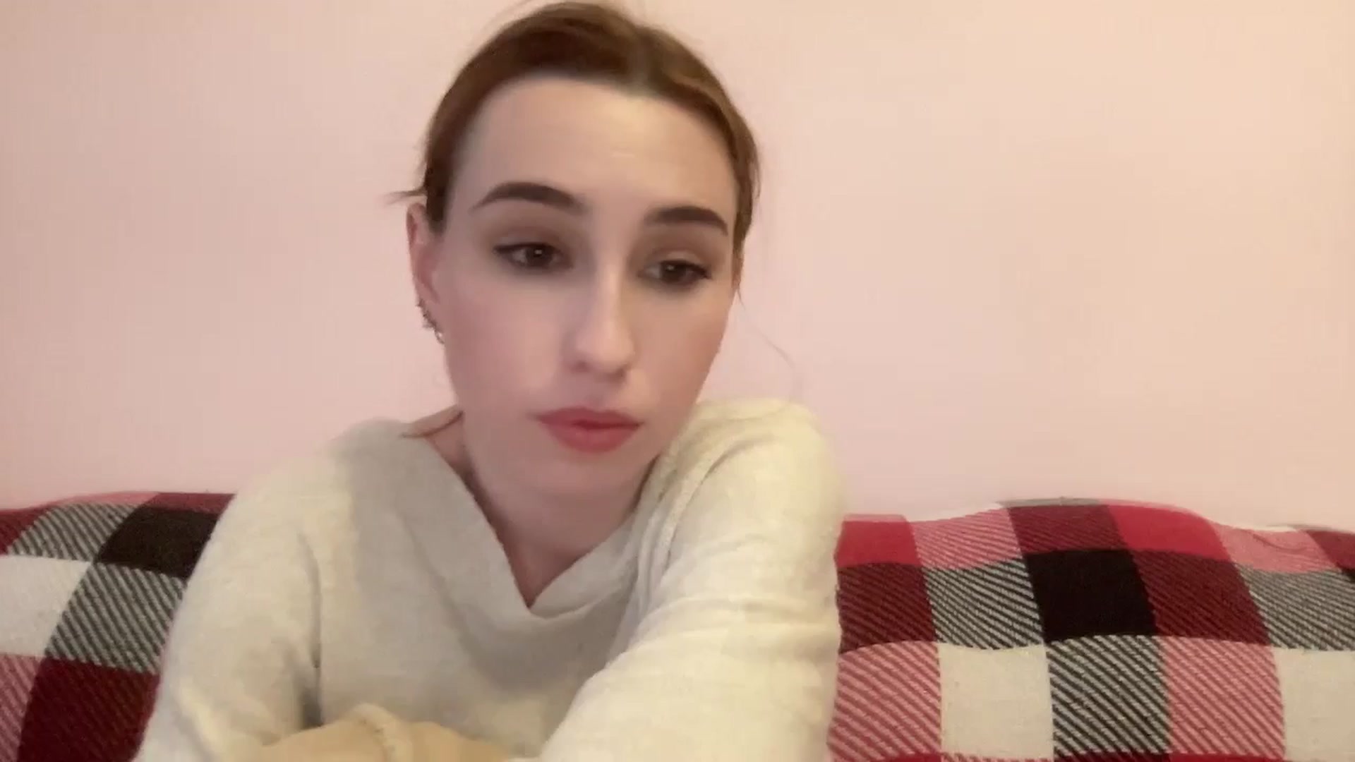 Gallery image thumbnail from Just_I's myfreecams stream on, 05/12/2024, 17:46 image 15 of 20