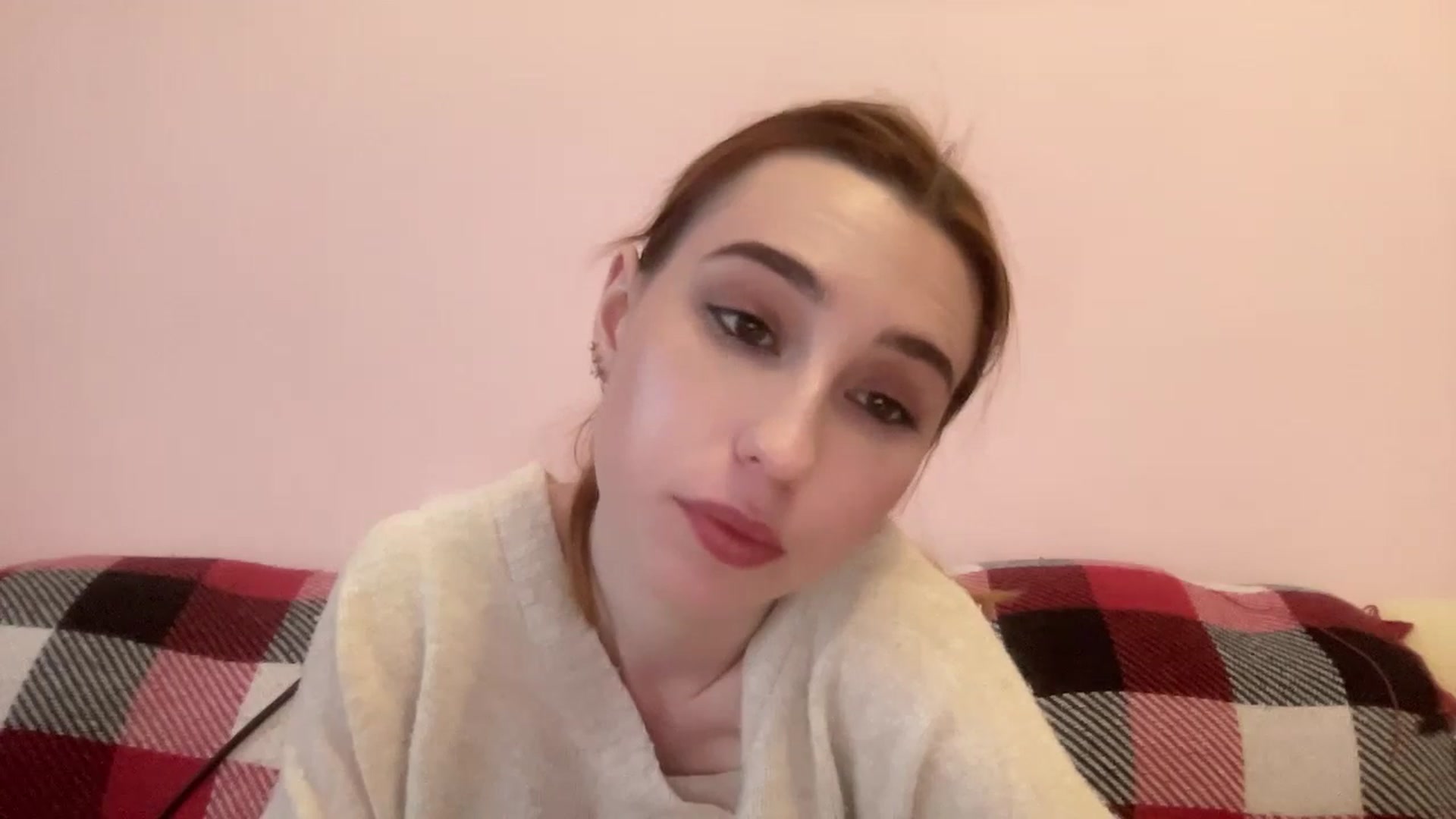 Gallery image thumbnail from Just_I's myfreecams stream on, 05/12/2024, 17:46 image 6 of 20