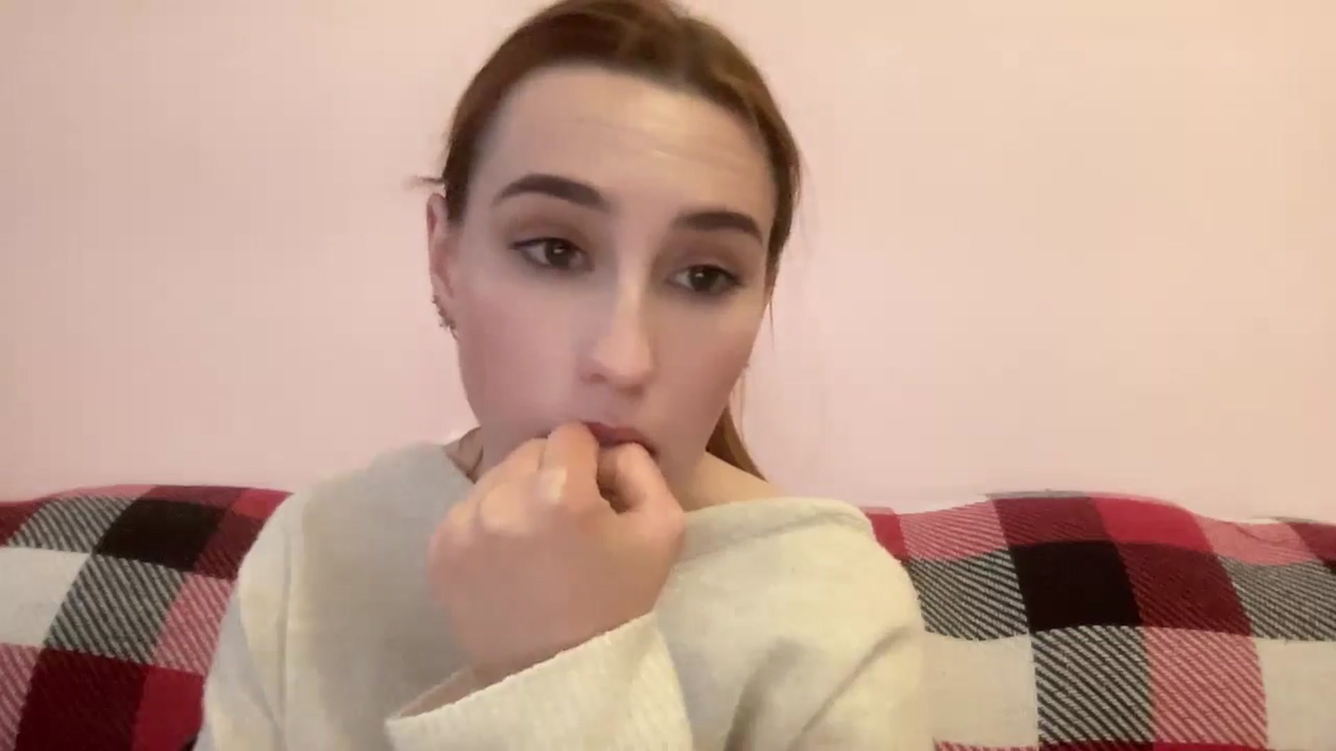 Gallery image thumbnail from Just_I's myfreecams stream on, 05/12/2024, 17:46 image 12 of 20