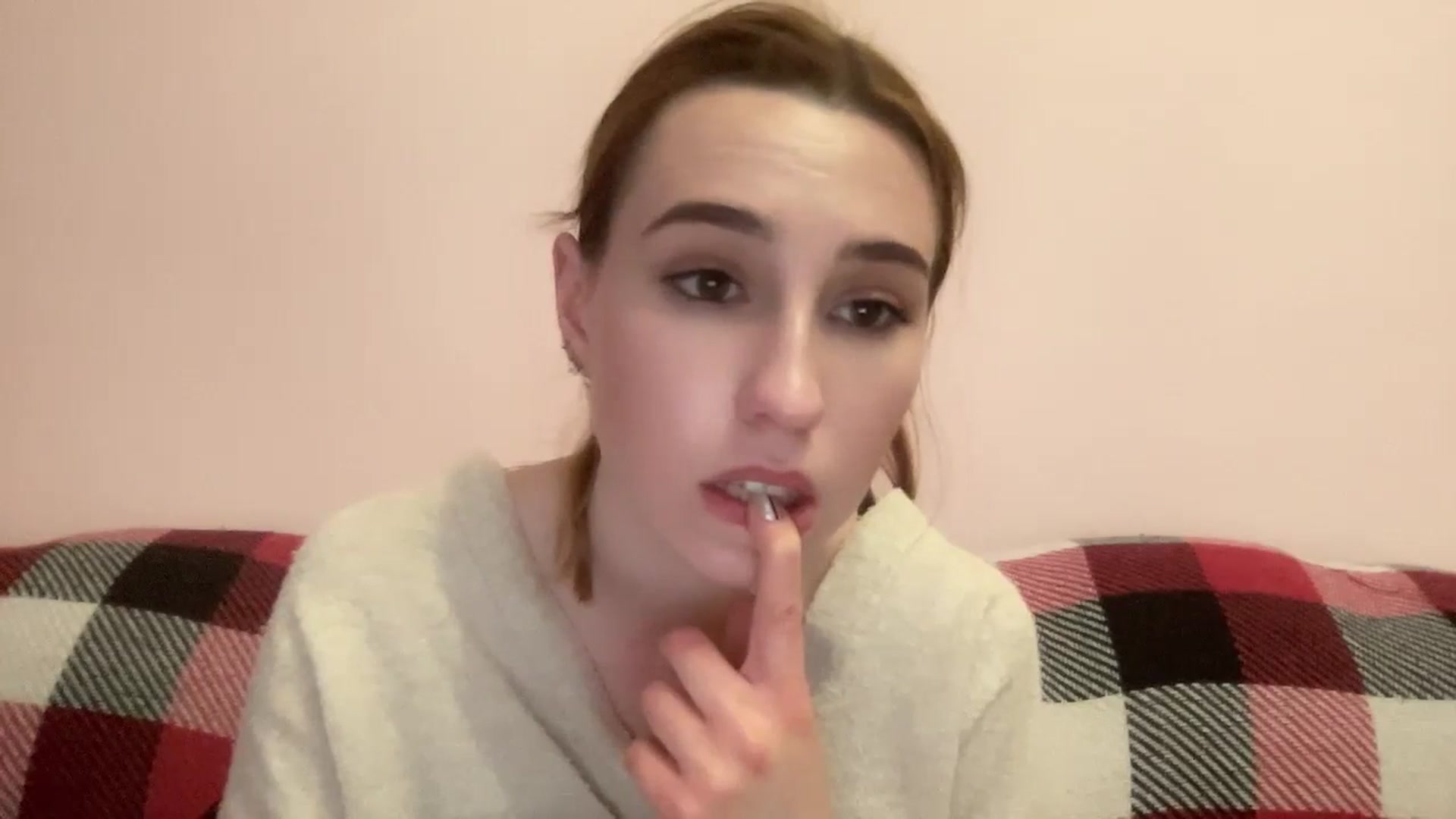 Gallery image thumbnail from Just_I's myfreecams stream on, 05/12/2024, 18:18 image 9 of 20