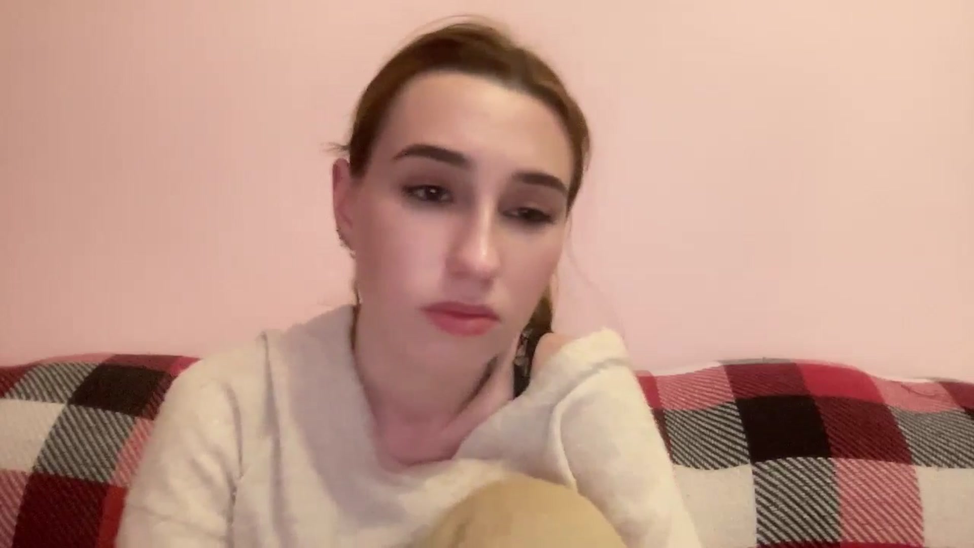 Gallery image thumbnail from Just_I's myfreecams stream on, 05/12/2024, 18:18 image 18 of 20