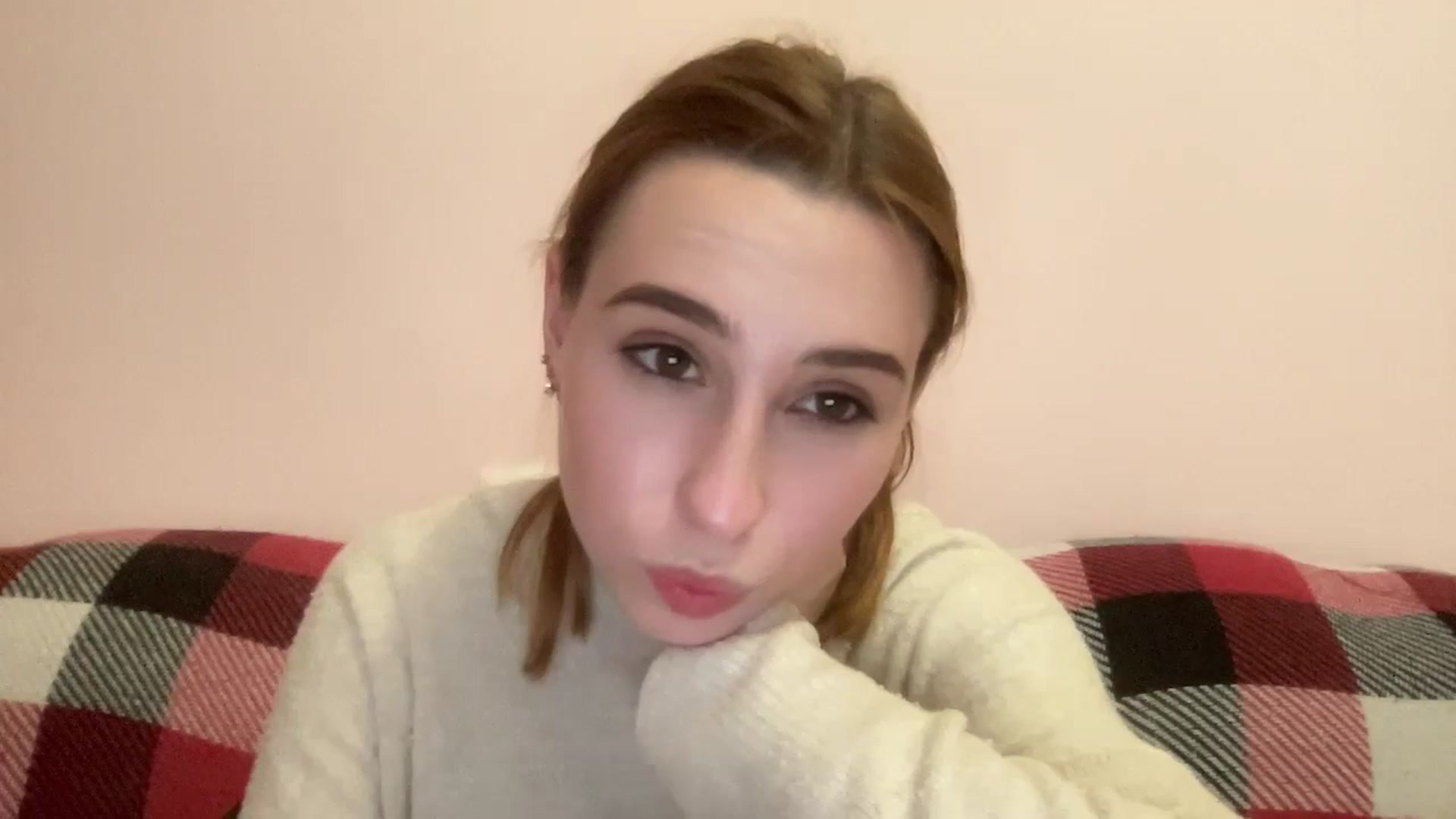 Gallery image thumbnail from Just_I's myfreecams stream on, 05/12/2024, 18:51 image 13 of 20