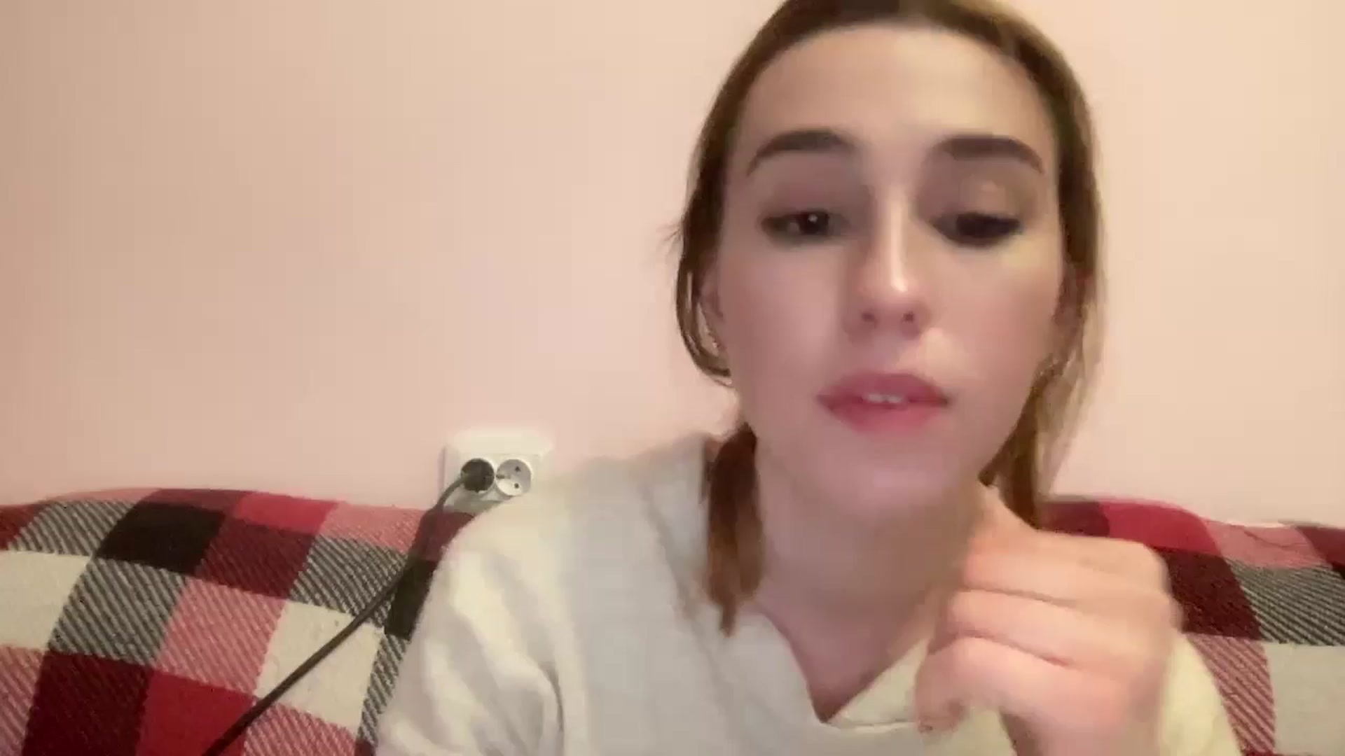 Gallery image thumbnail from Just_I's myfreecams stream on, 05/12/2024, 18:51 image 1 of 20