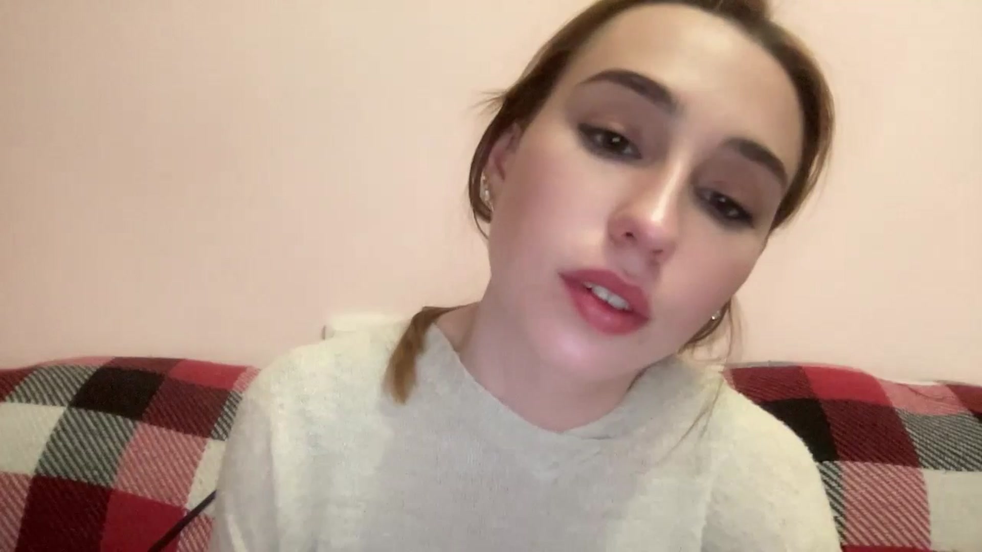 Gallery image thumbnail from Just_I's myfreecams stream on, 05/12/2024, 18:51 image 4 of 20