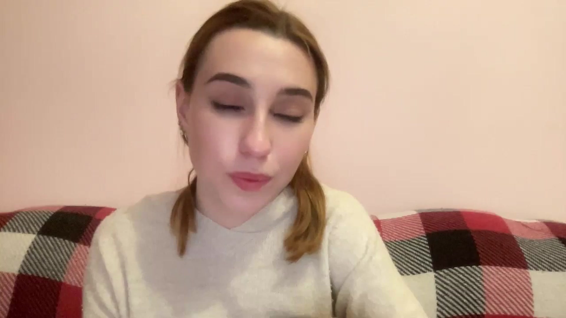 Gallery image thumbnail from Just_I's myfreecams stream on, 05/12/2024, 18:51 image 16 of 20