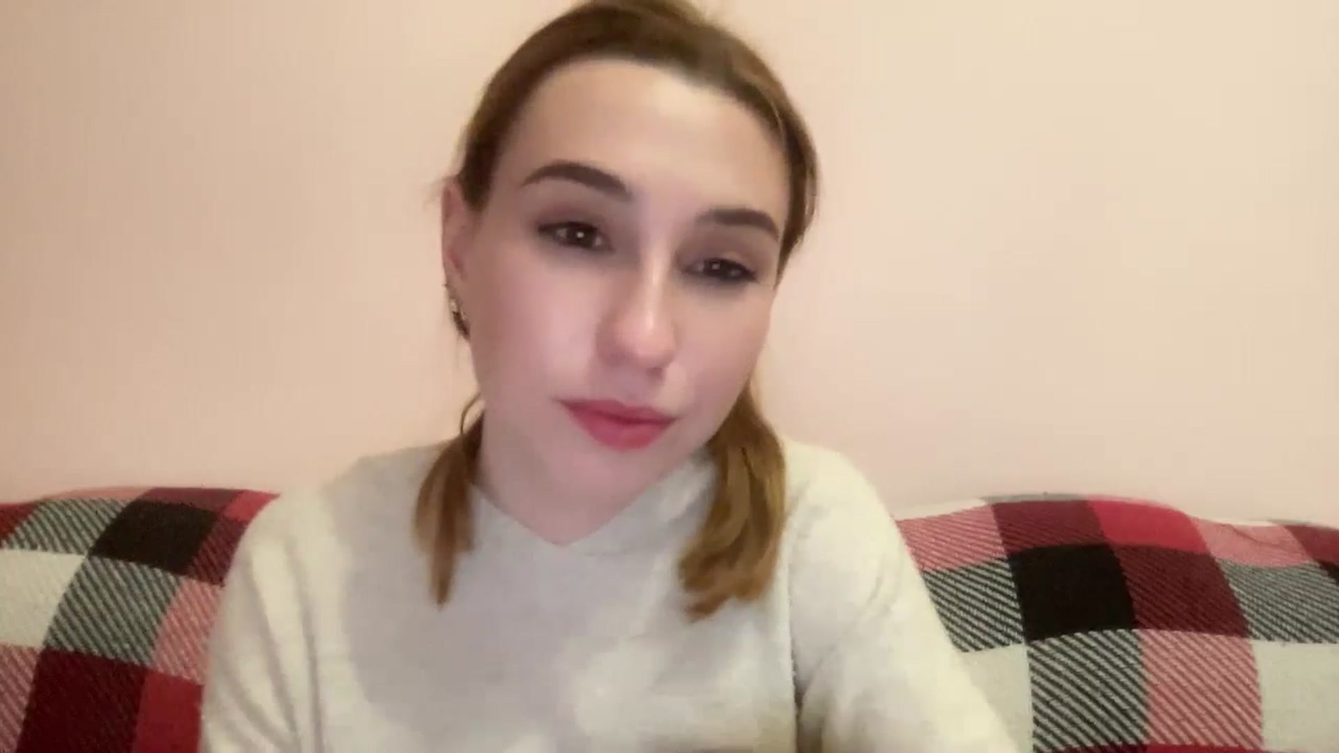 Gallery image thumbnail from Just_I's myfreecams stream on, 05/12/2024, 18:51 image 15 of 20