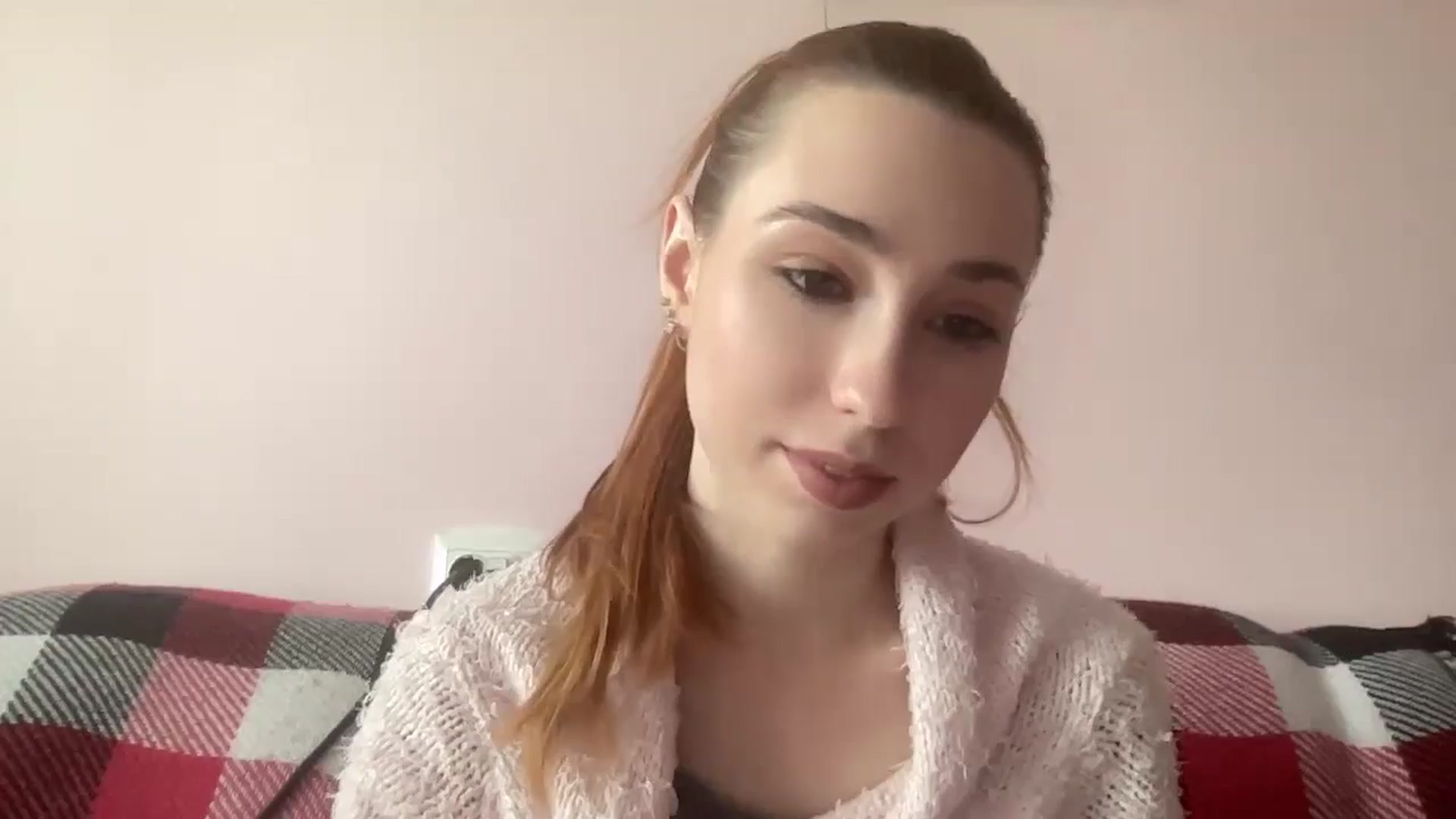 Gallery image thumbnail from Just_I's myfreecams stream on, 05/16/2024, 13:38 image 10 of 20