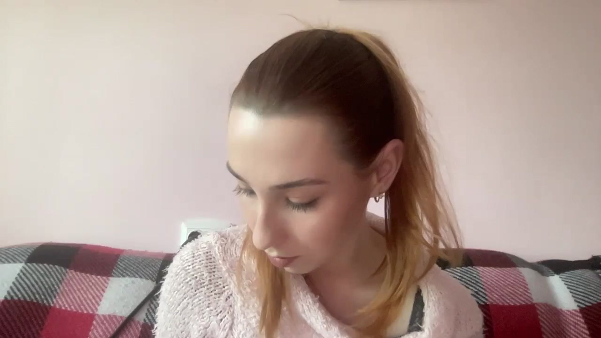 Gallery image thumbnail from Just_I's myfreecams stream on, 05/16/2024, 15:10 image 3 of 20