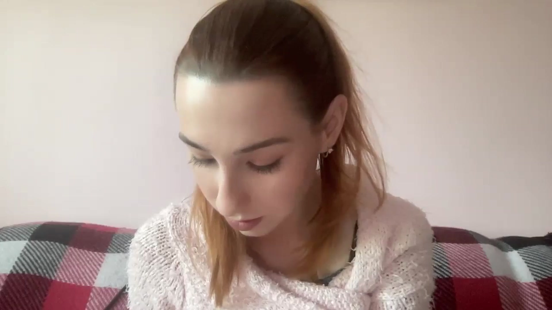 Gallery image thumbnail from Just_I's myfreecams stream on, 05/16/2024, 15:10 image 7 of 20
