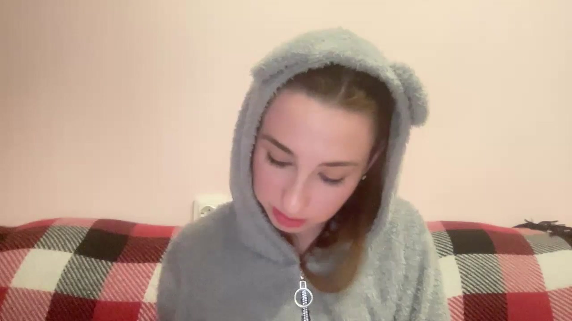 Gallery image thumbnail from Just_I's myfreecams stream on, 05/18/2024, 20:04 image 13 of 20