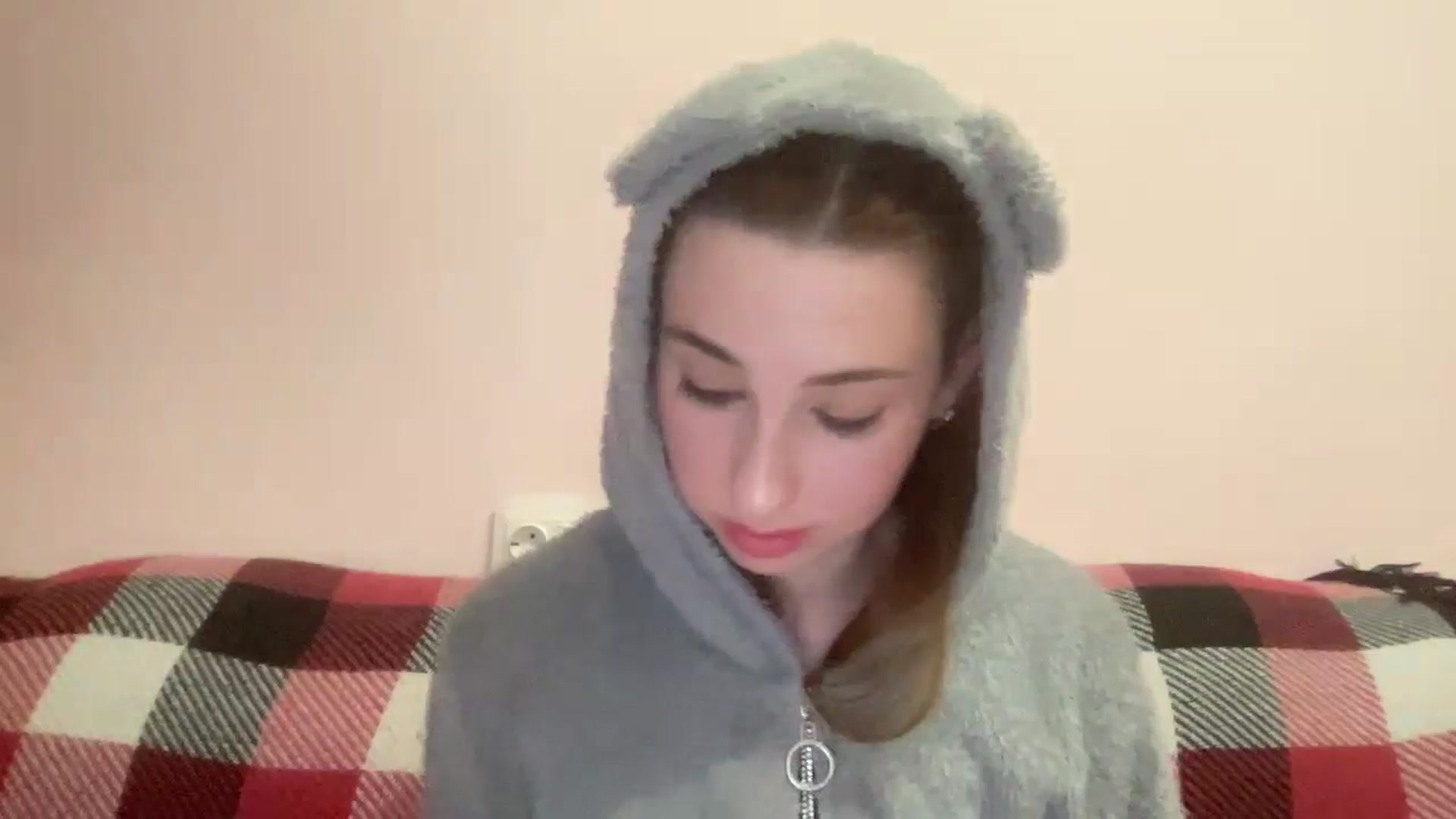 Gallery image thumbnail from Just_I's myfreecams stream on, 05/18/2024, 20:04 image 17 of 20