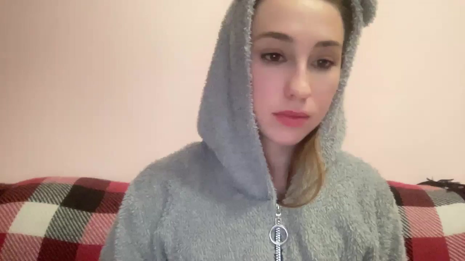 Gallery image thumbnail from Just_I's myfreecams stream on, 05/18/2024, 20:04 image 16 of 20