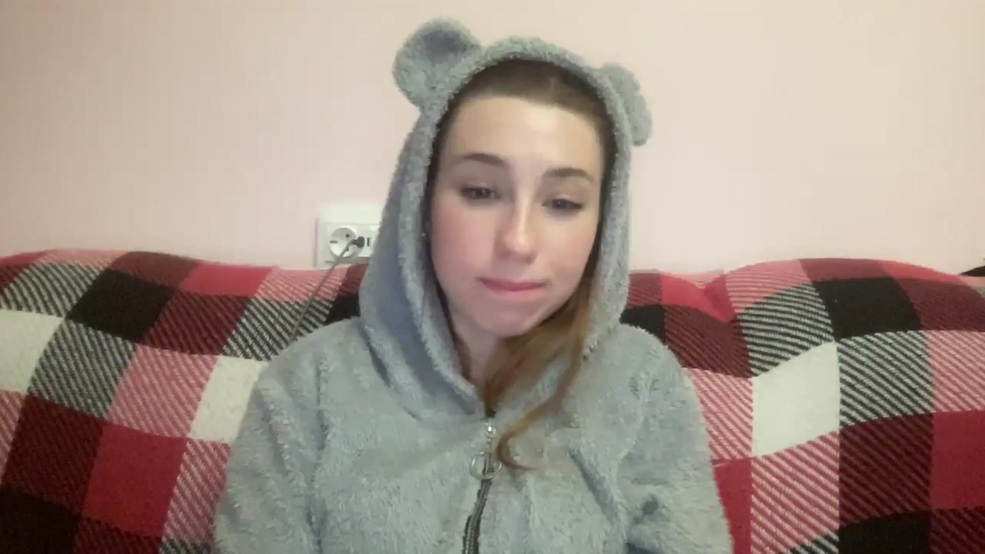 Gallery image thumbnail from Just_I's myfreecams stream on, 05/19/2024, 01:33 image 16 of 20