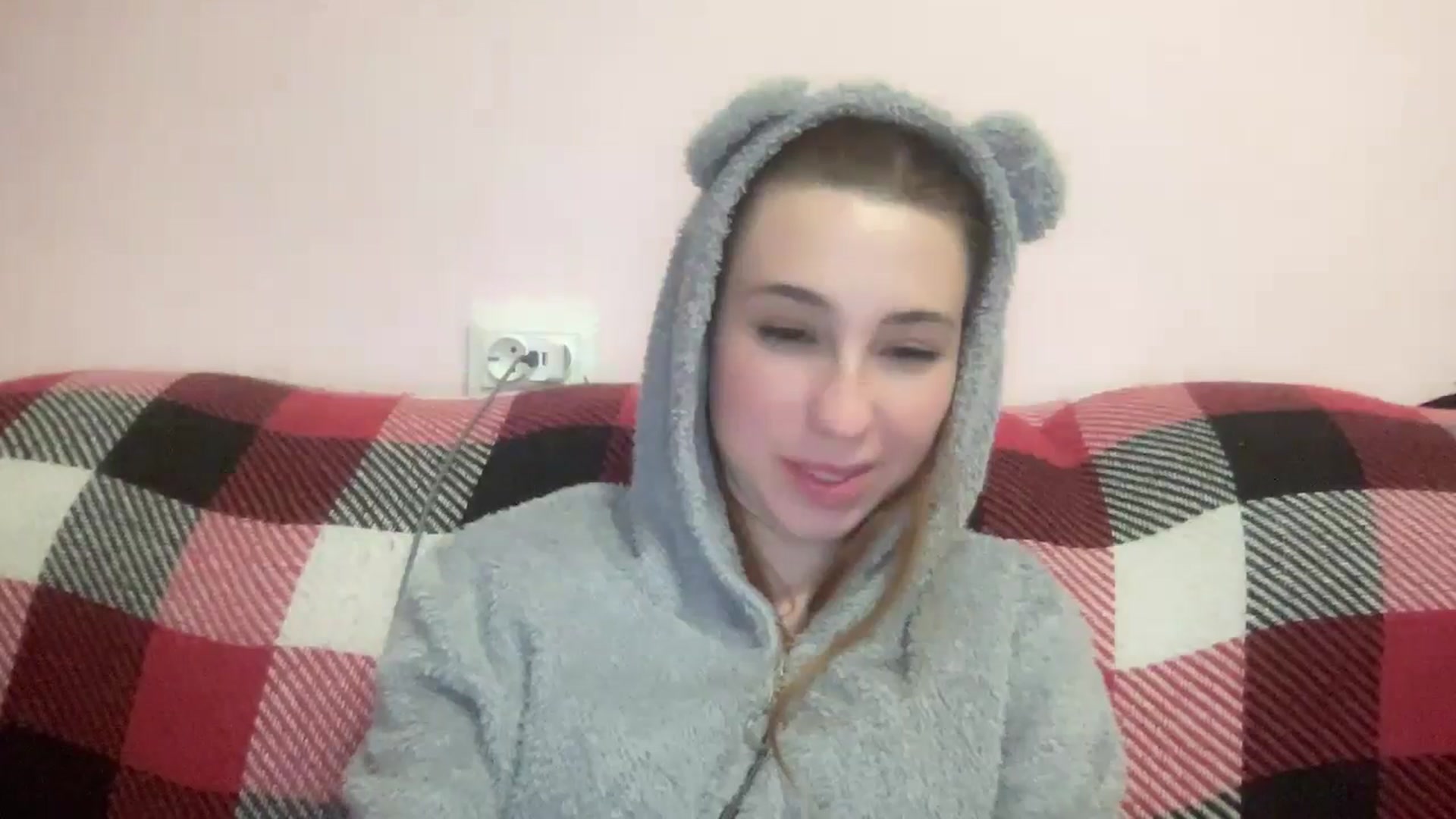 Gallery image thumbnail from Just_I's myfreecams stream on, 05/19/2024, 01:33 image 2 of 20