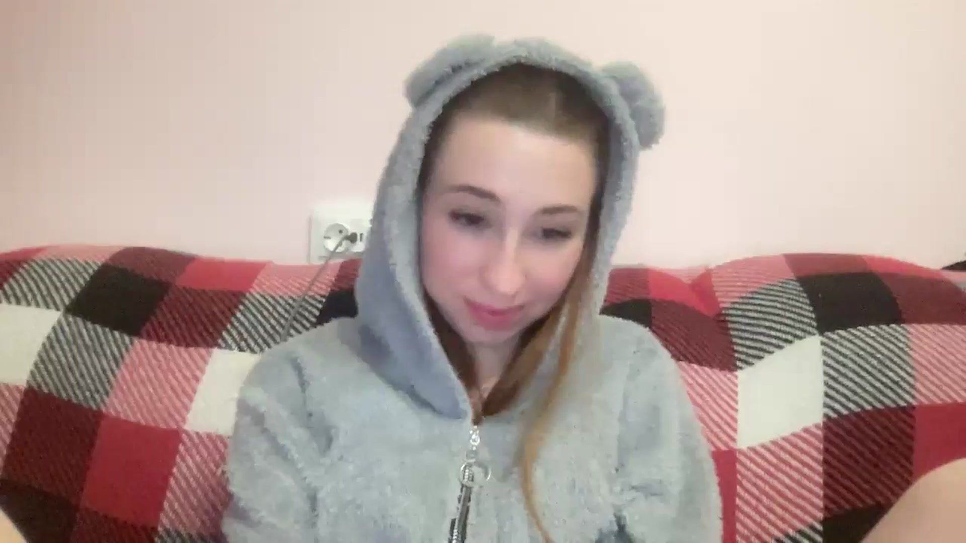 Gallery image thumbnail from Just_I's myfreecams stream on, 05/19/2024, 01:33 image 11 of 20