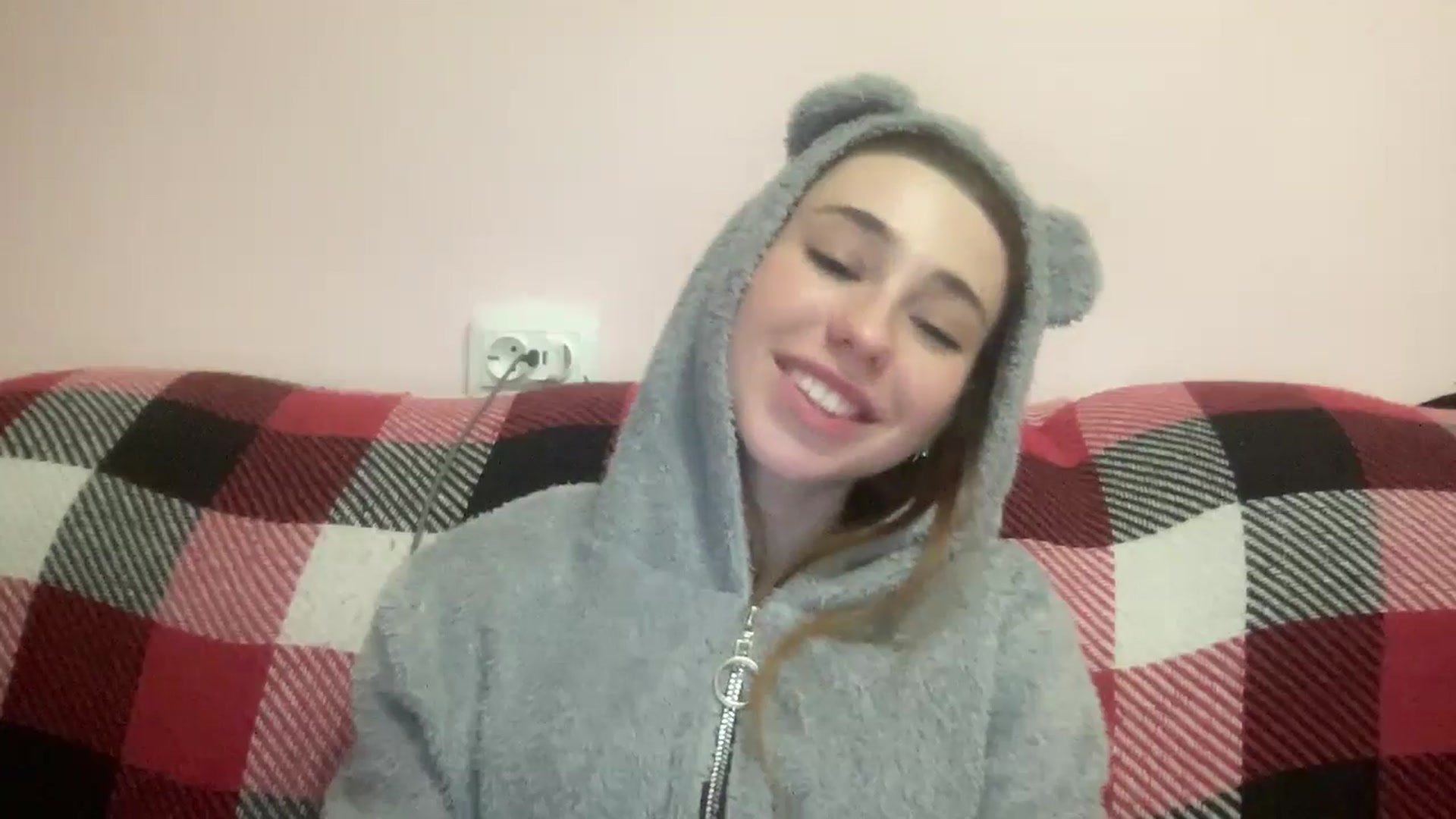 Gallery image thumbnail from Just_I's myfreecams stream on, 05/19/2024, 01:33 image 3 of 20