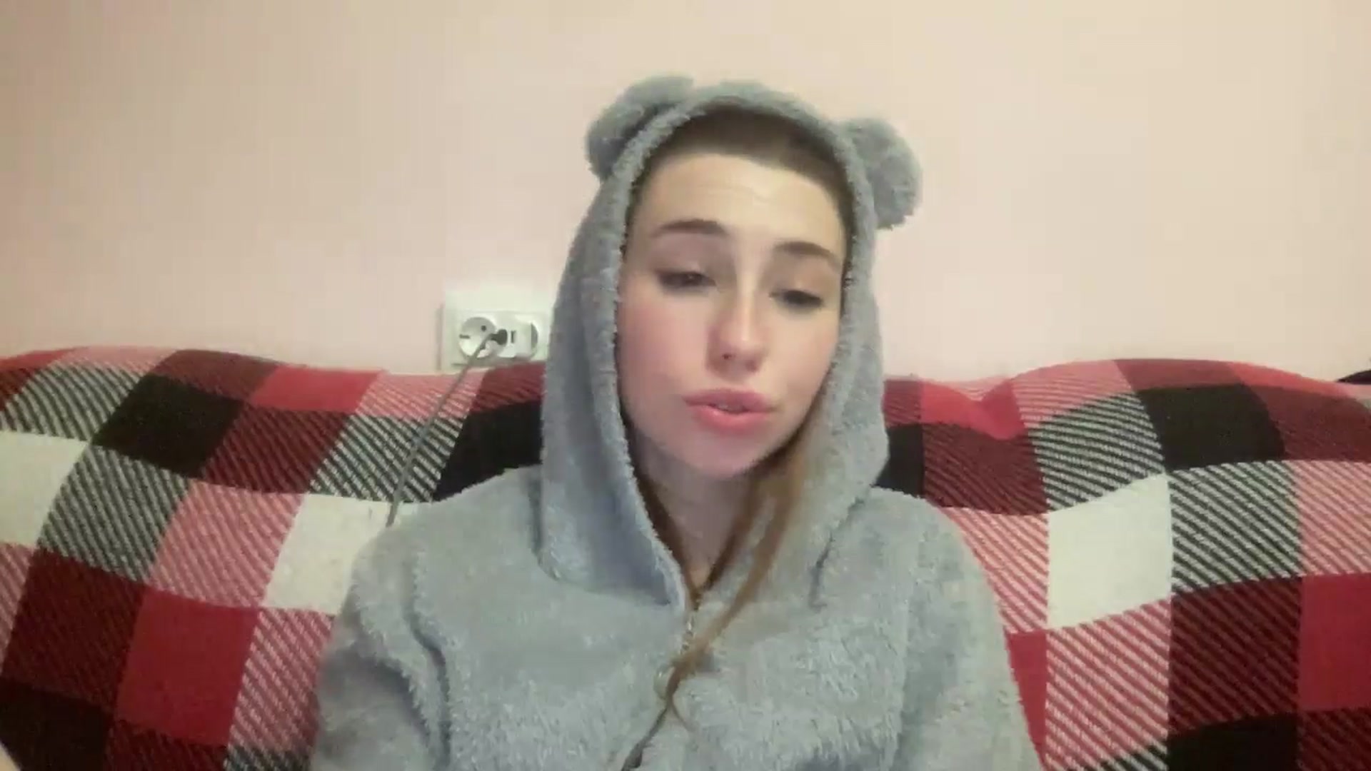 Gallery image thumbnail from Just_I's myfreecams stream on, 05/19/2024, 01:33 image 10 of 20